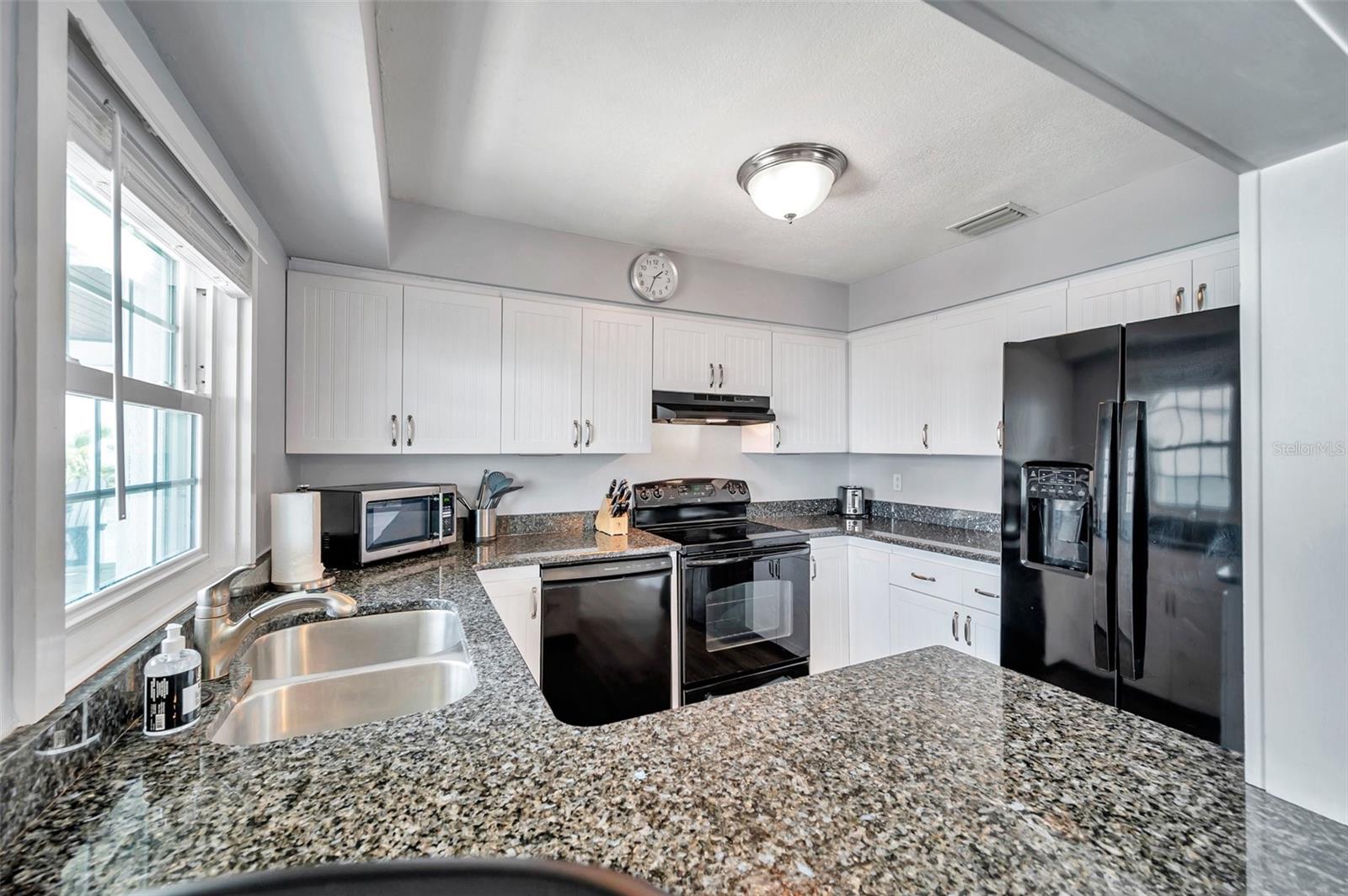 Image 18 of 74 For 5260 Coquina Key Drive Se C