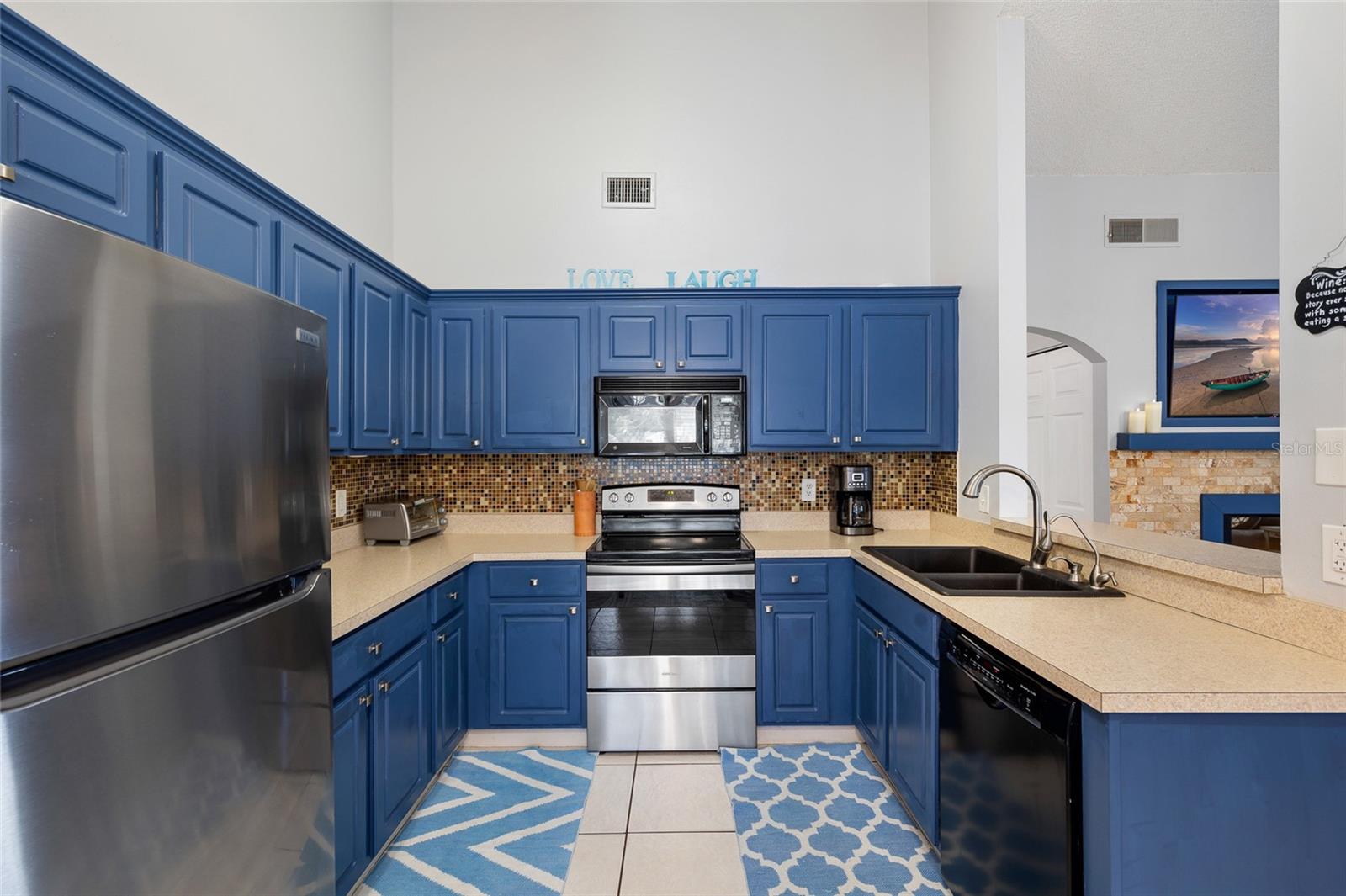 Image 9 of 40 For 2807 Northcote Drive