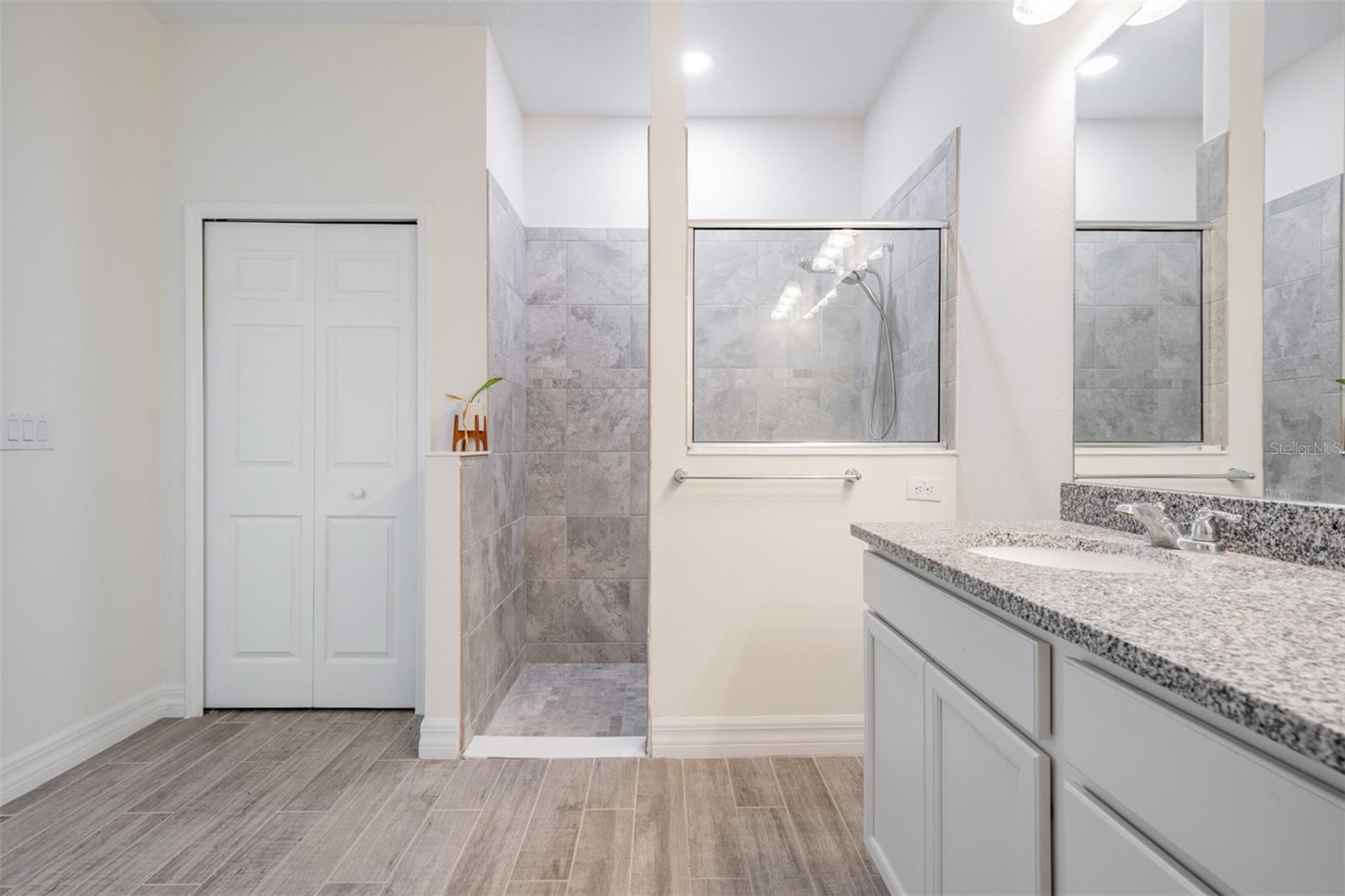 Image 21 of 30 For 12420 Brick Cobblestone Drive