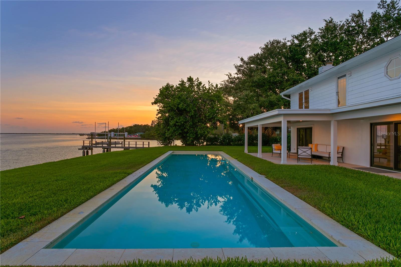 Image 15 of 71 For 218 Colony Point Road S