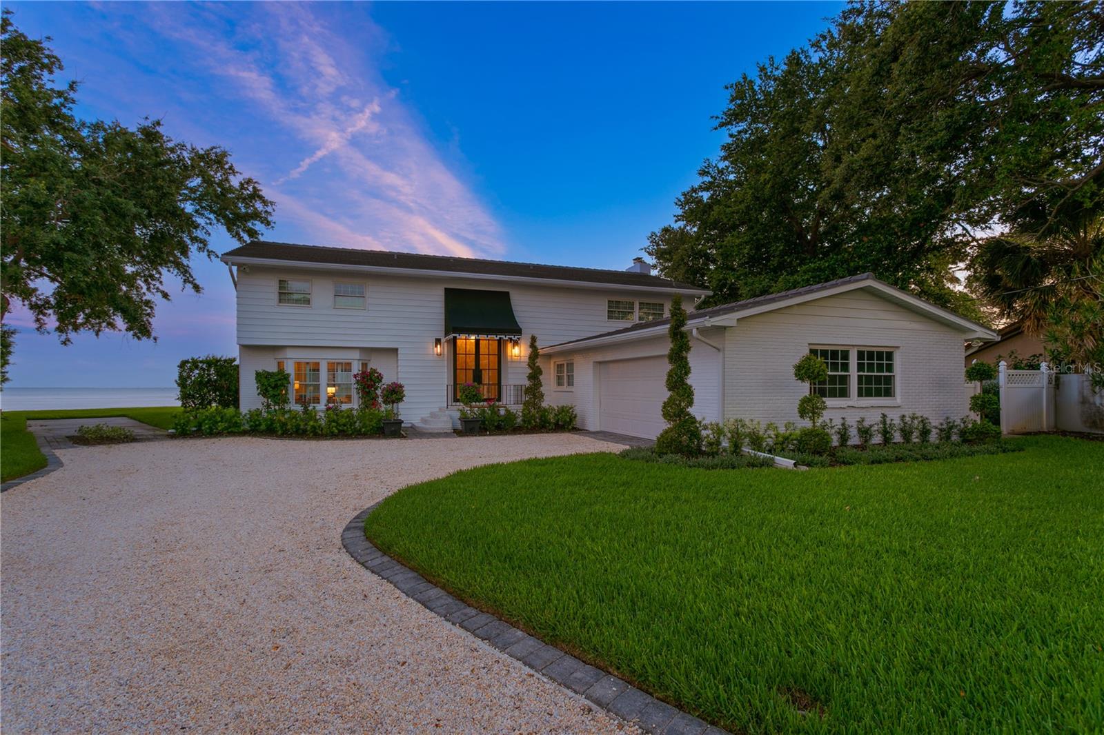 Image 19 of 71 For 218 Colony Point Road S