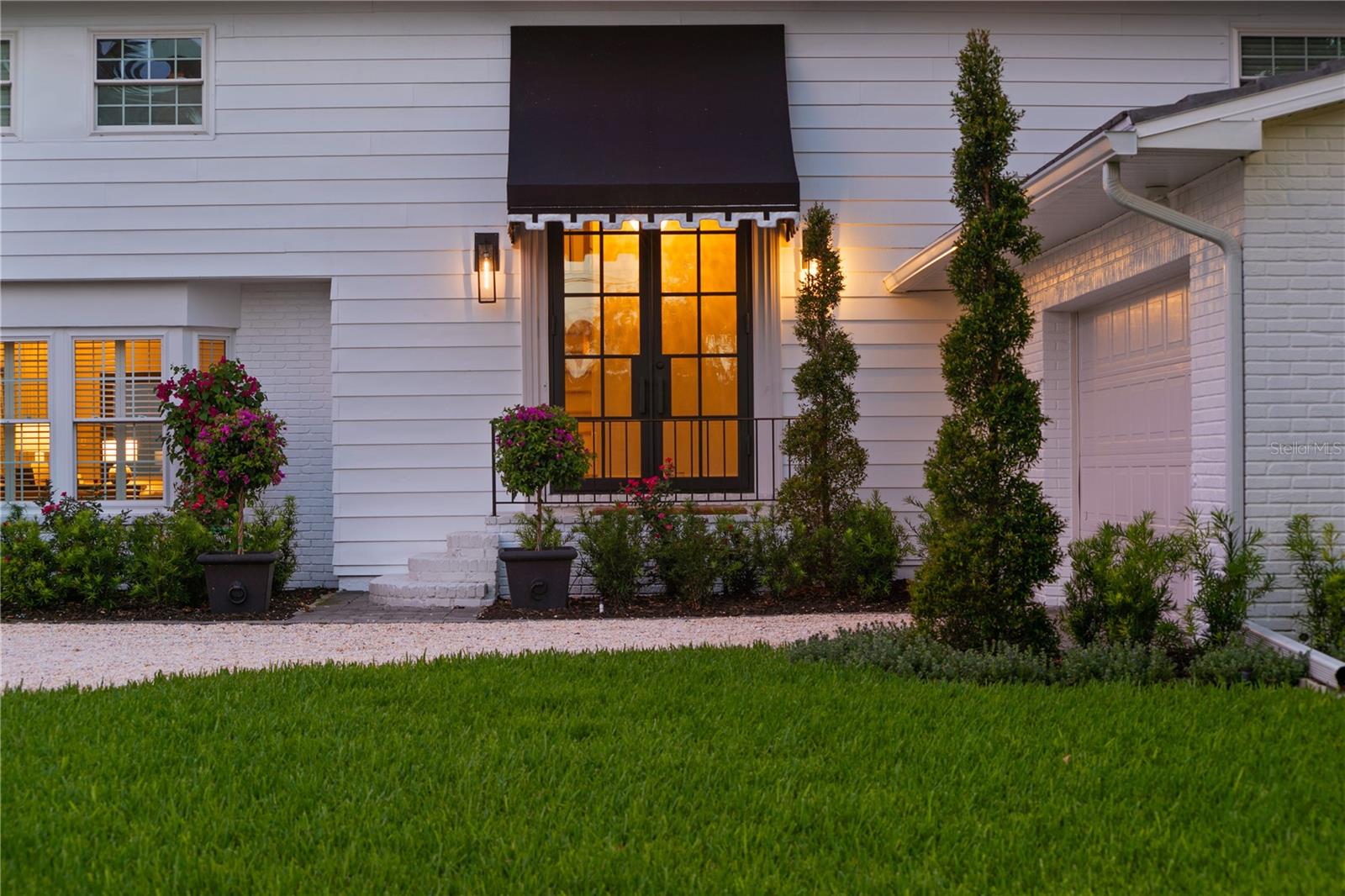 Image 30 of 71 For 218 Colony Point Road S