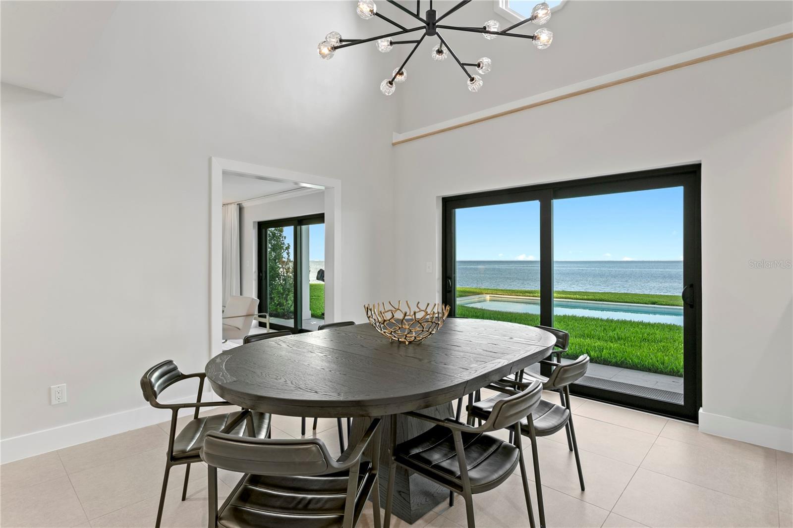 Image 33 of 71 For 218 Colony Point Road S