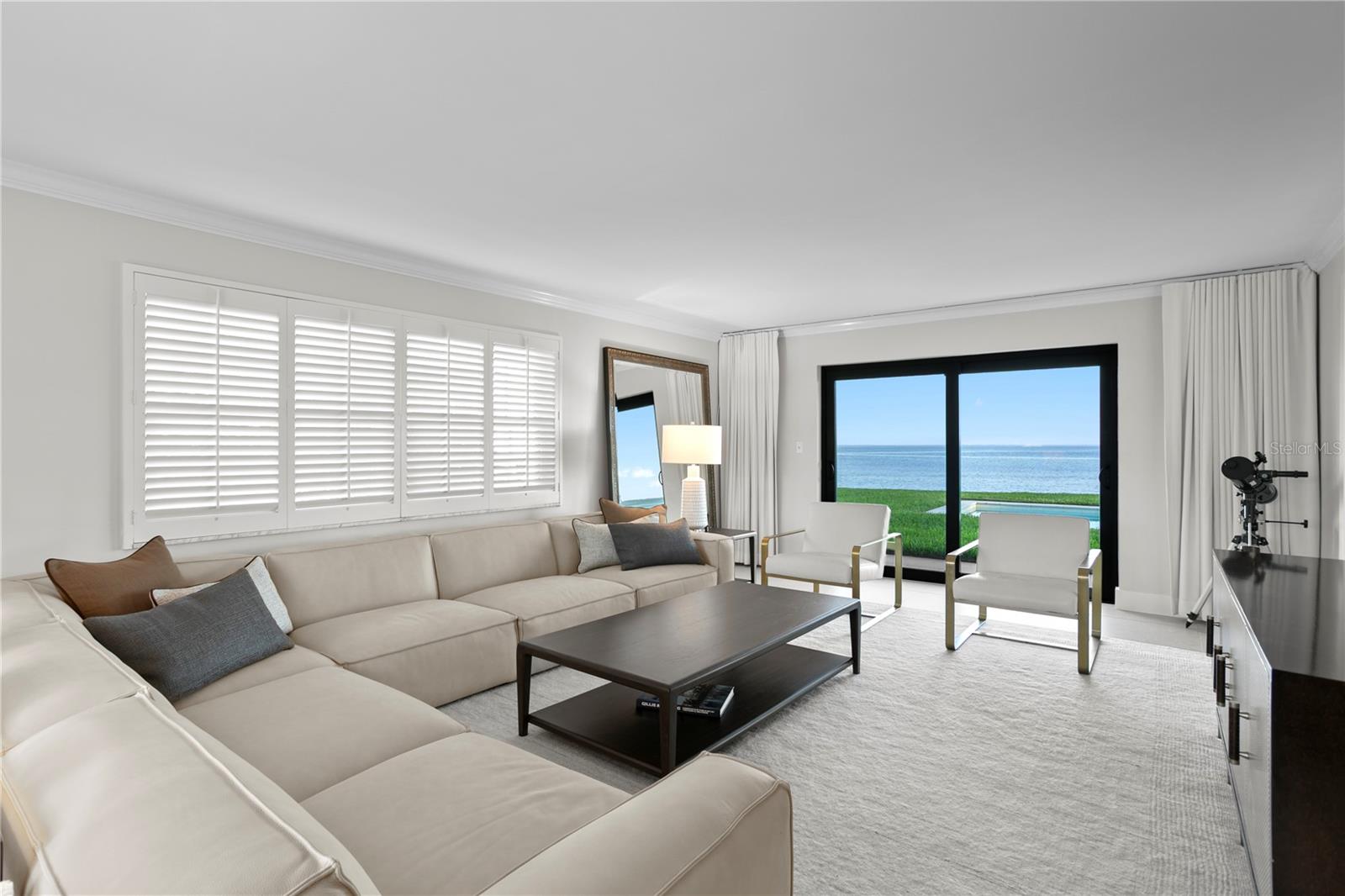 Image 37 of 71 For 218 Colony Point Road S