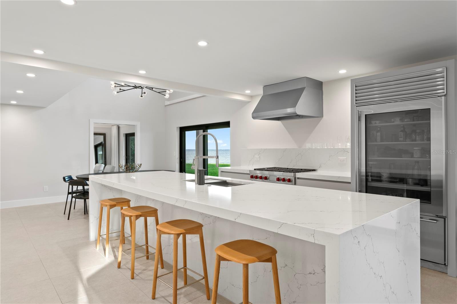 Image 41 of 71 For 218 Colony Point Road S