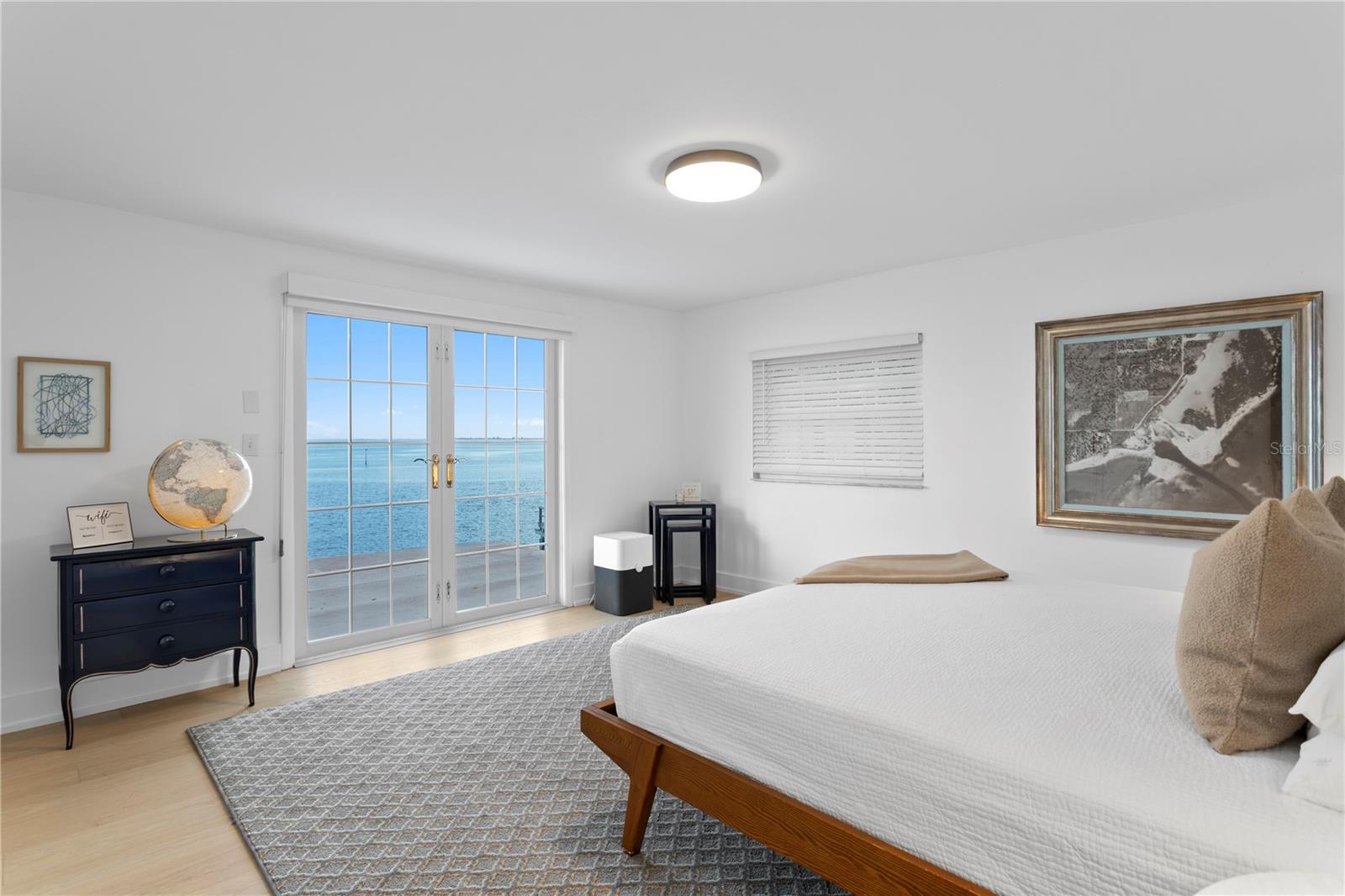 Image 50 of 71 For 218 Colony Point Road S