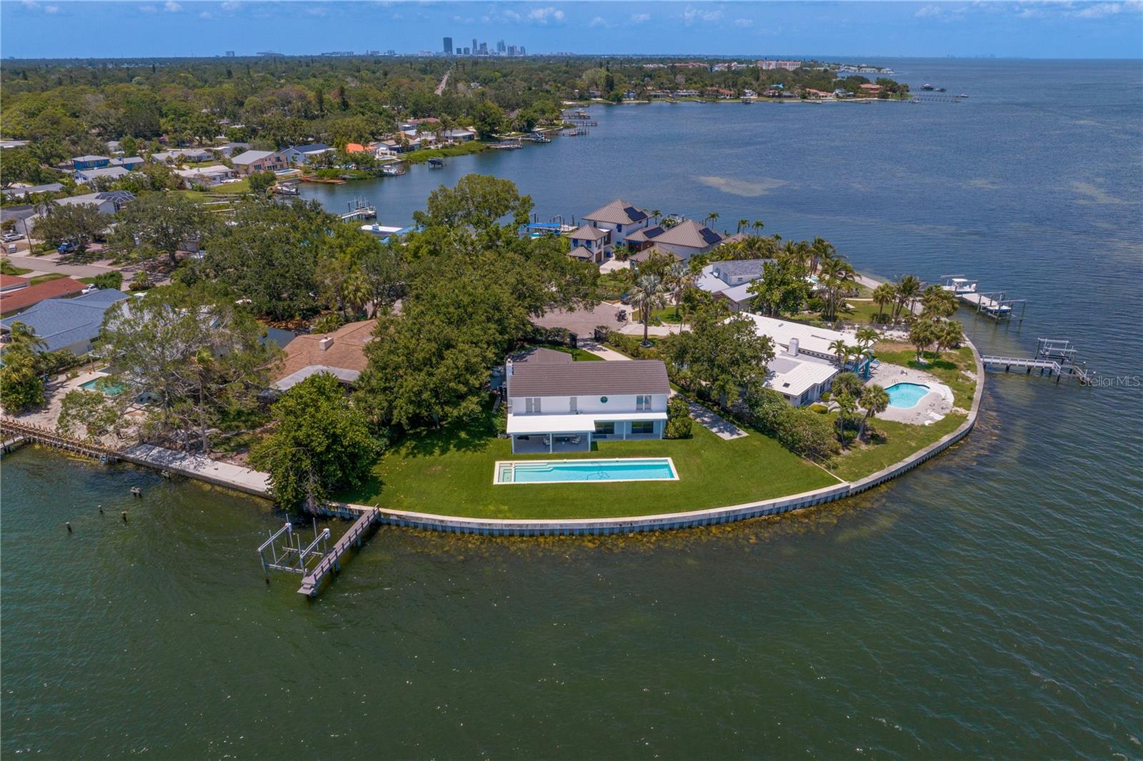 Image 65 of 71 For 218 Colony Point Road S