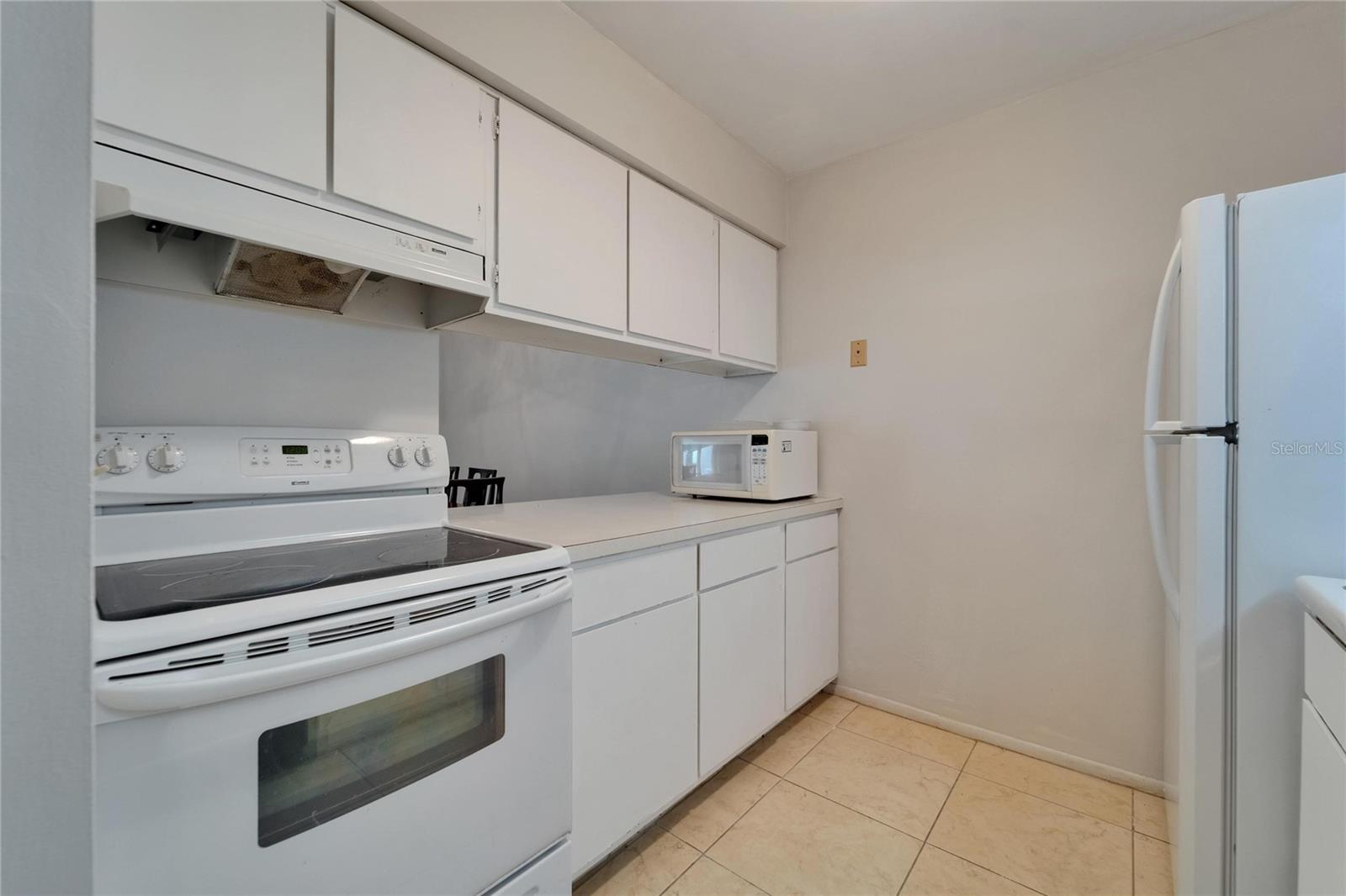 Image 26 of 76 For 4215 Bay Drive 1005d