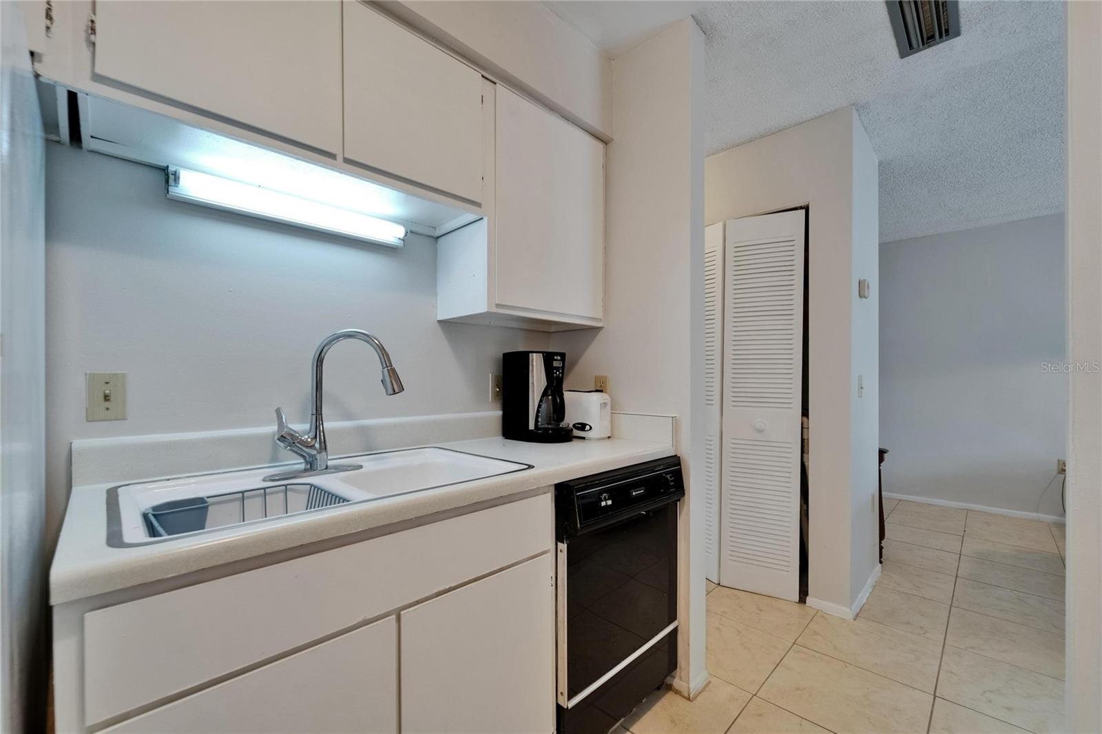 Image 27 of 76 For 4215 Bay Drive 1005d