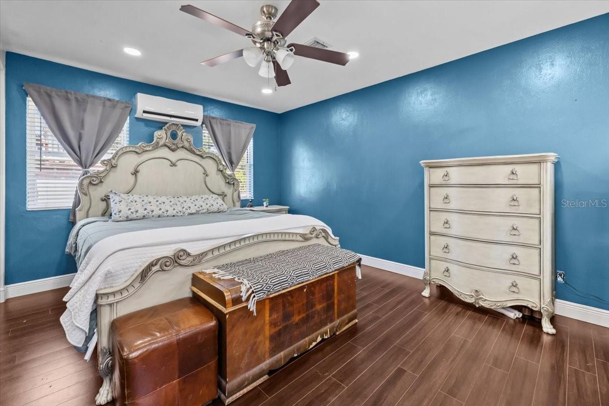 Image 14 of 45 For 5401 3rd Avenue N