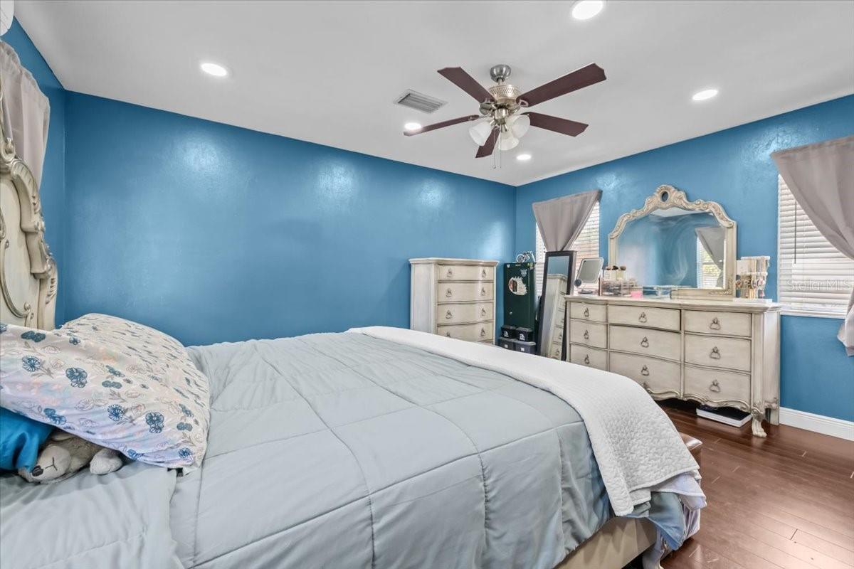 Image 15 of 45 For 5401 3rd Avenue N