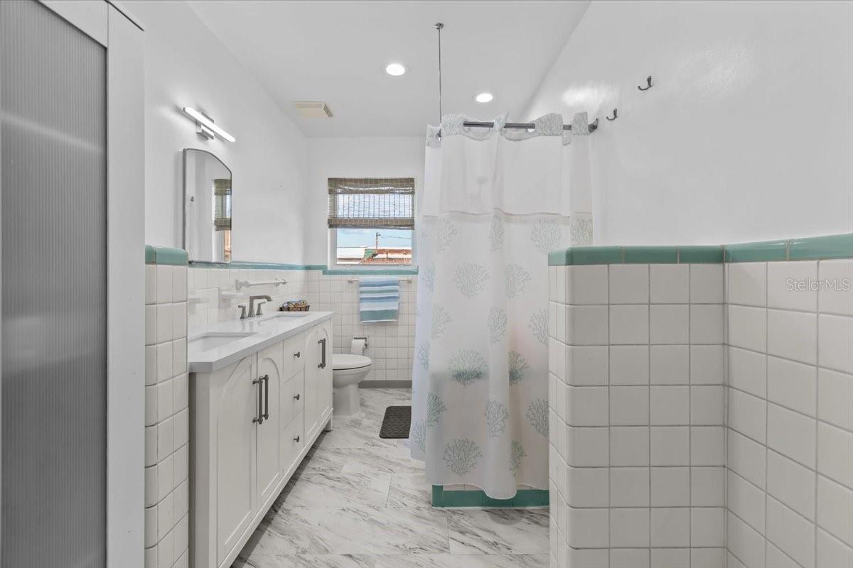 Image 23 of 45 For 5401 3rd Avenue N