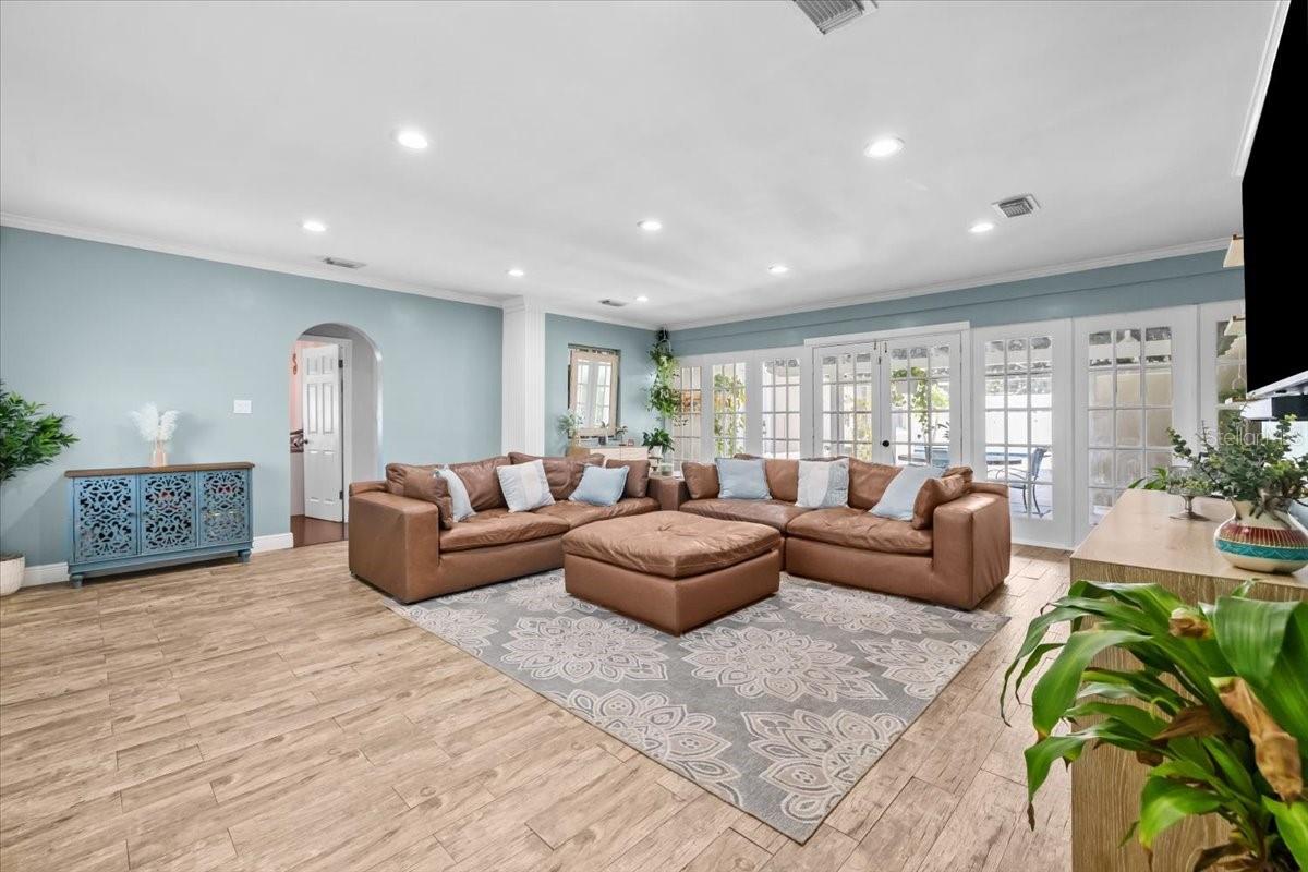 Image 7 of 45 For 5401 3rd Avenue N