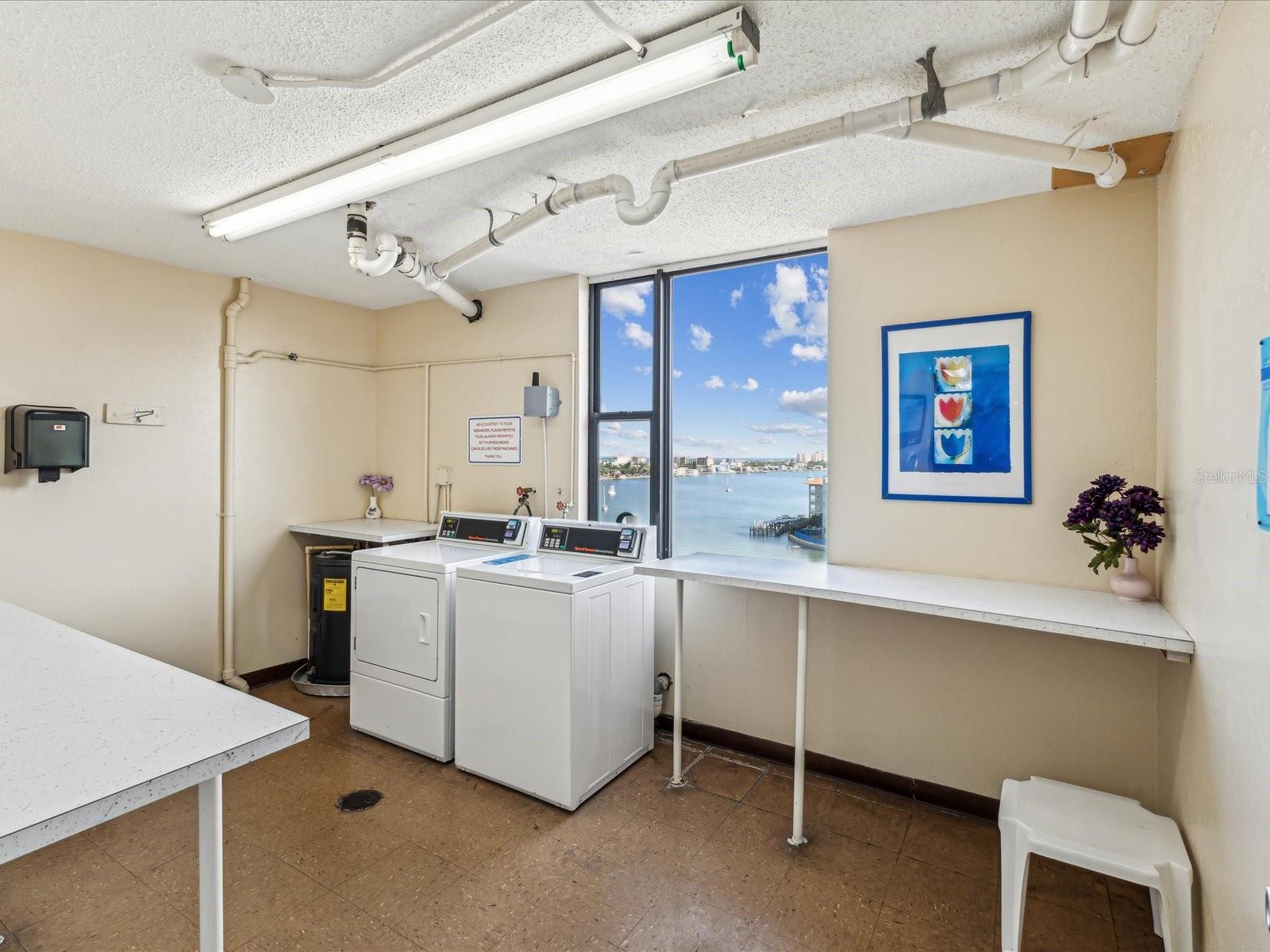 Image 16 of 19 For 255 Dolphin Point 901