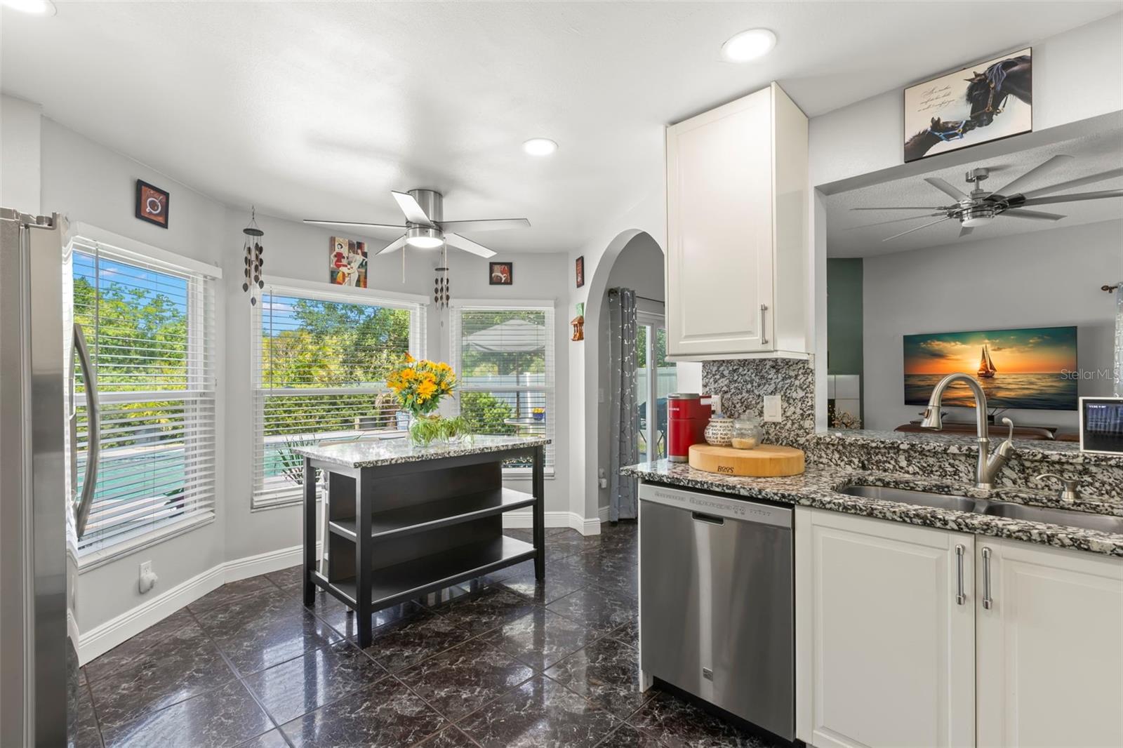 Listing photo id 10 for 1213 Barmere Lane