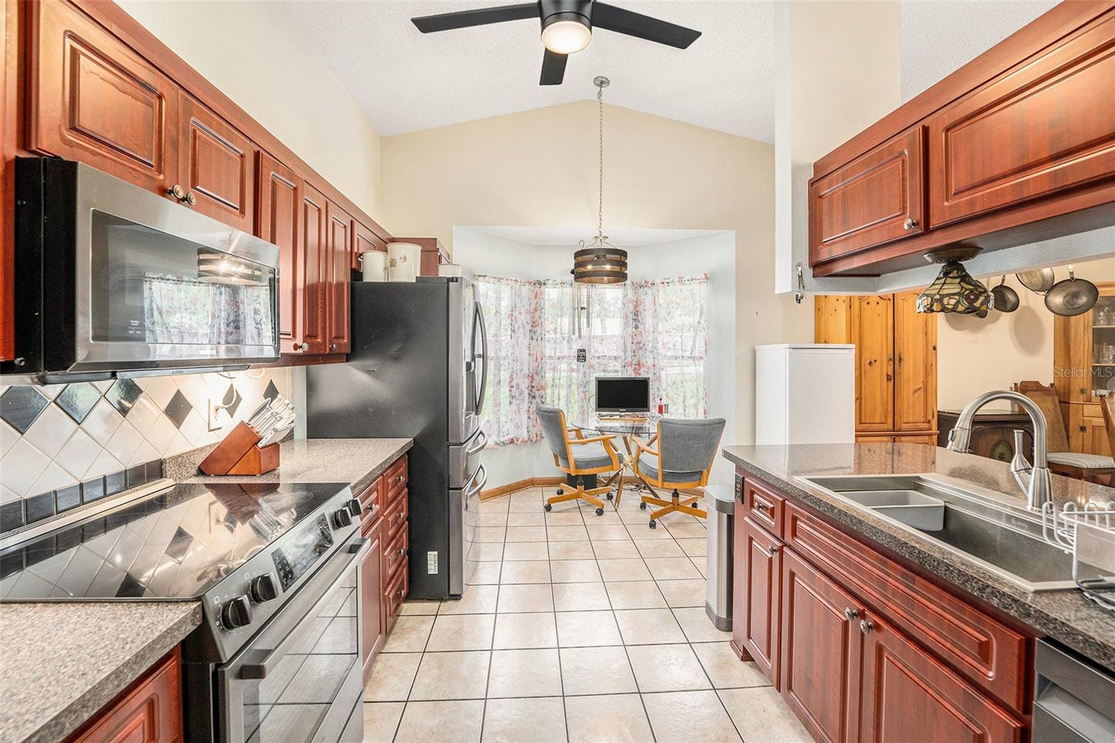 Image 14 of 40 For 8135 Golf Club Court