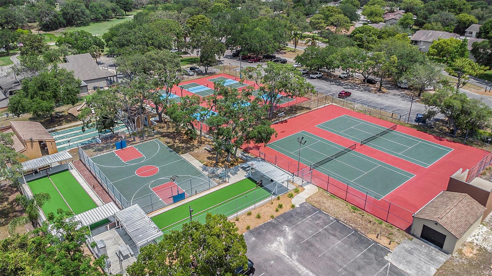 Image 32 of 40 For 8135 Golf Club Court