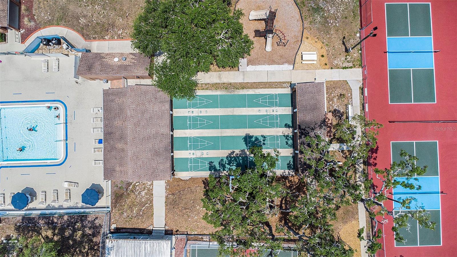 Image 33 of 40 For 8135 Golf Club Court