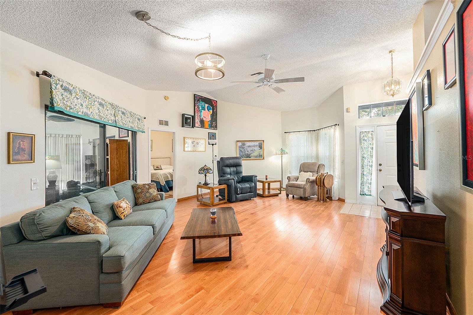 Image 6 of 40 For 8135 Golf Club Court