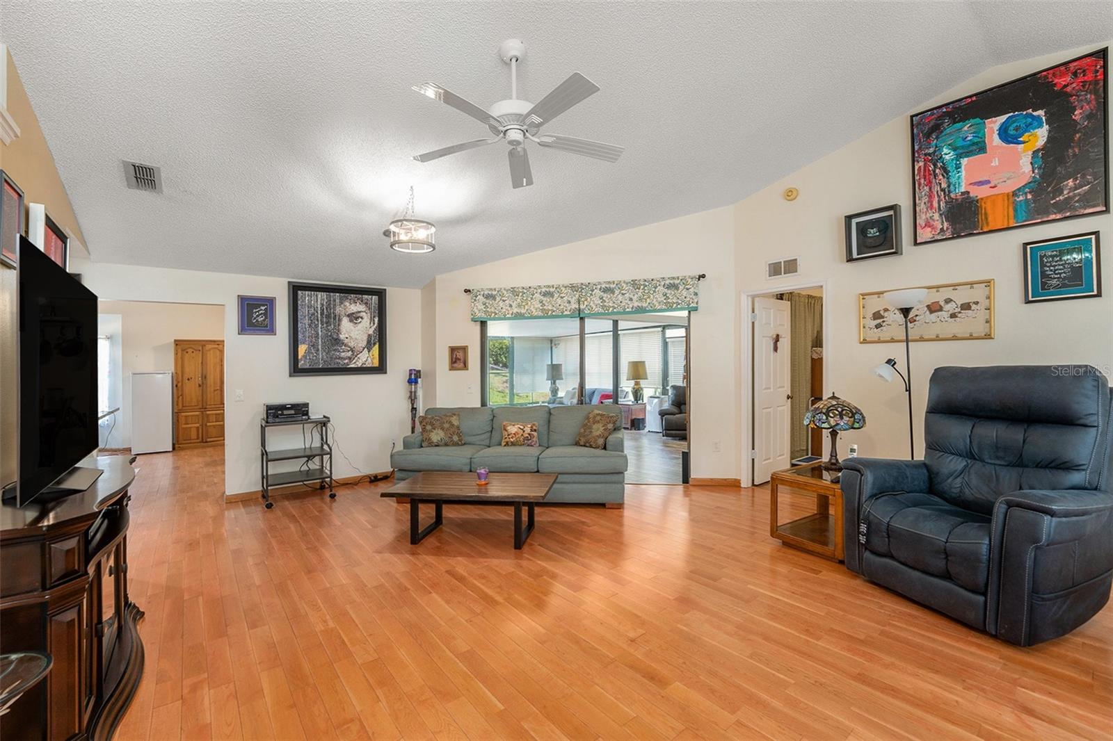 Image 8 of 40 For 8135 Golf Club Court