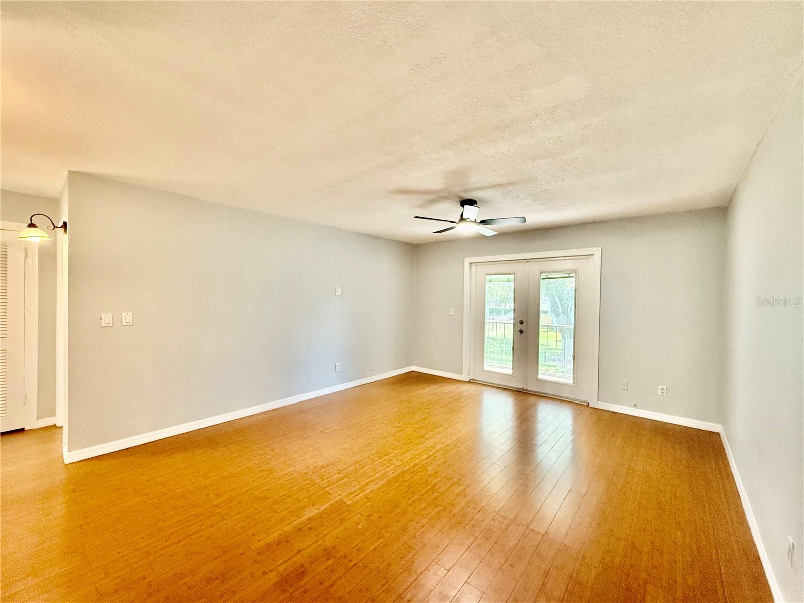 Image 10 of 23 For 2886 Somerset Park Drive 203