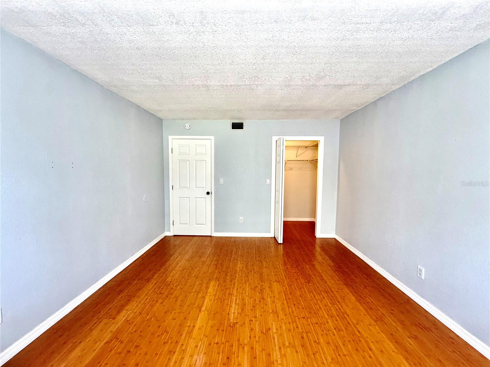 Image 16 of 23 For 2886 Somerset Park Drive 203