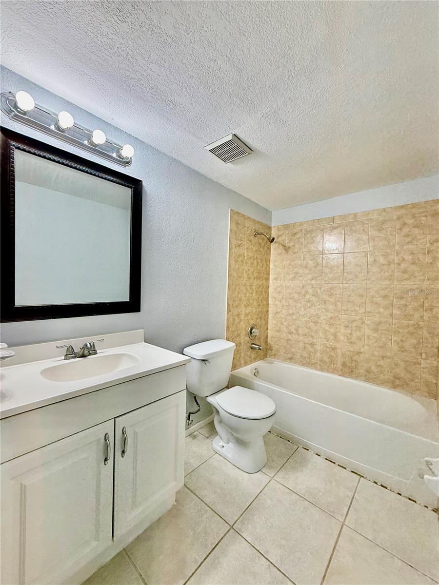 Image 17 of 23 For 2886 Somerset Park Drive 203