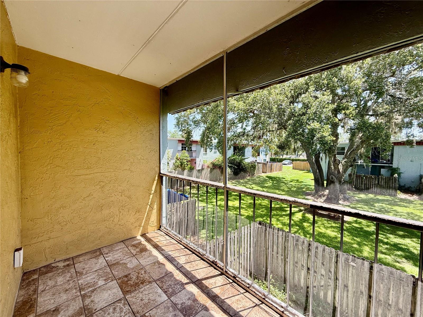 Image 18 of 23 For 2886 Somerset Park Drive 203