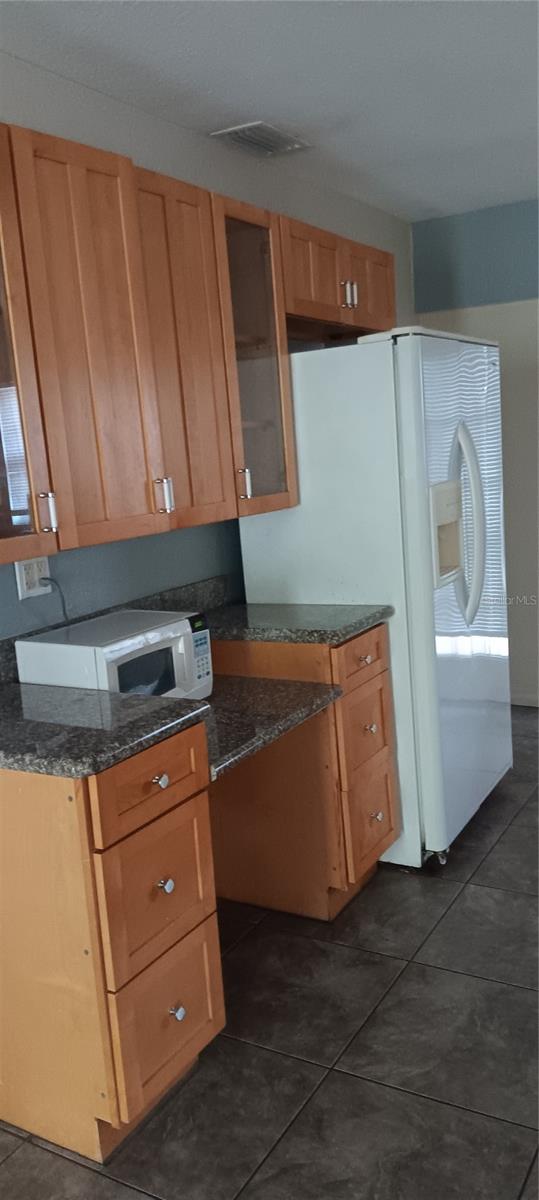 Image 2 of 6 For 710 4th Avenue Nw