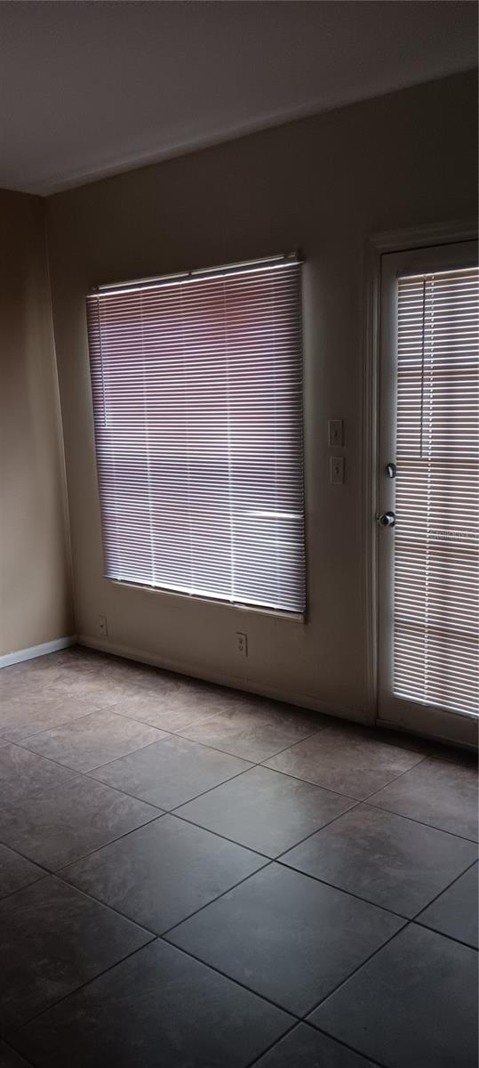 Image 4 of 6 For 710 4th Avenue Nw