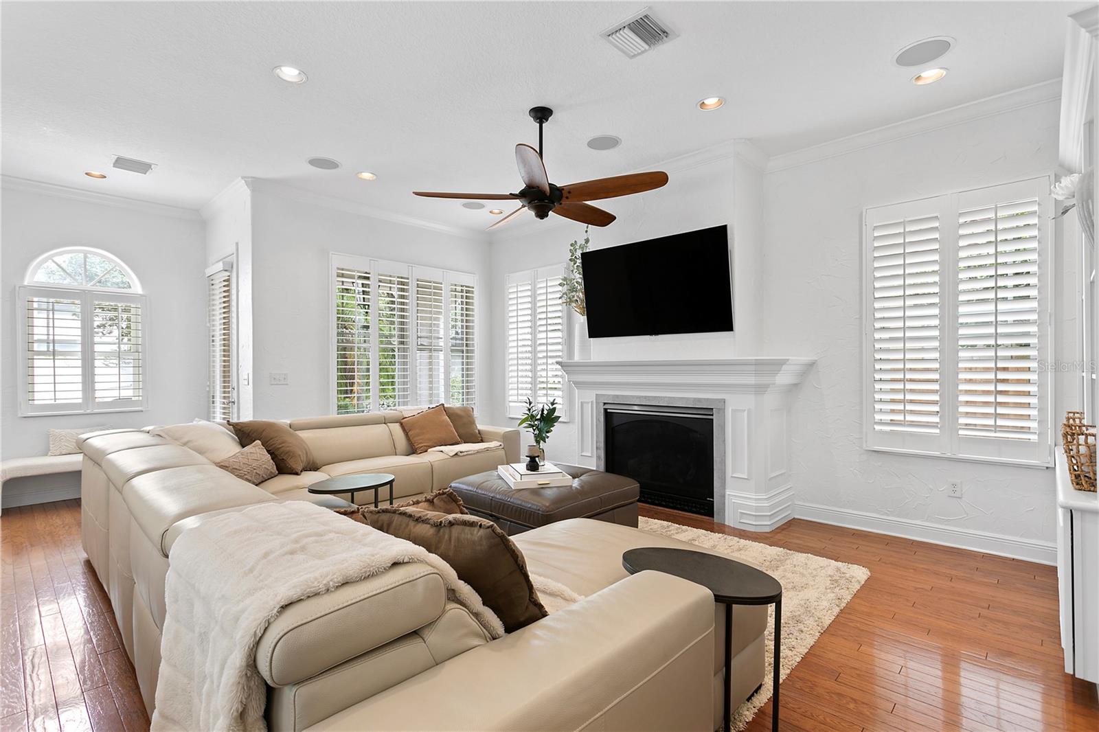 Image 8 of 53 For 2936 Knights Avenue A