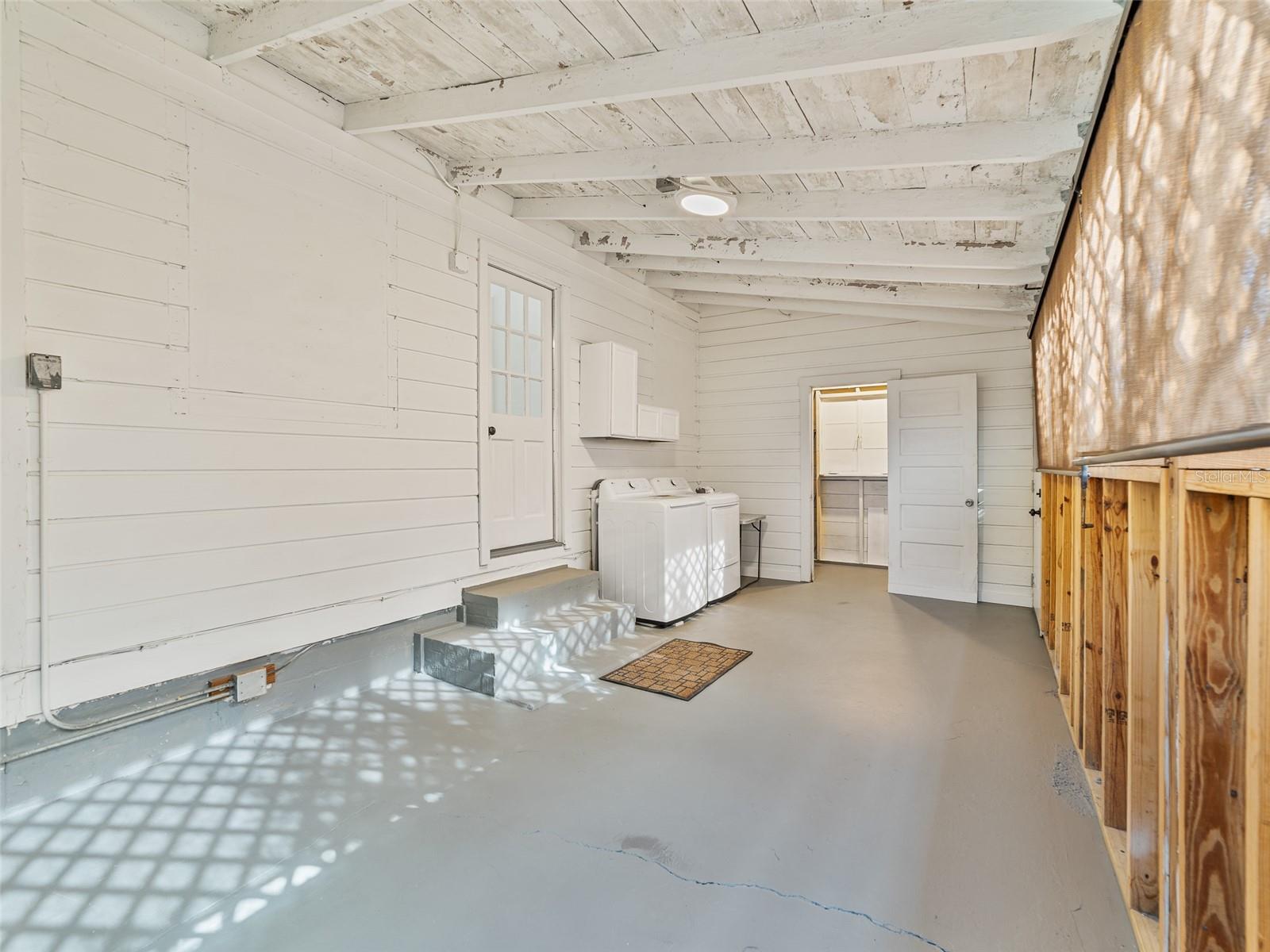 Listing photo id 14 for 3305 10th Avenue N