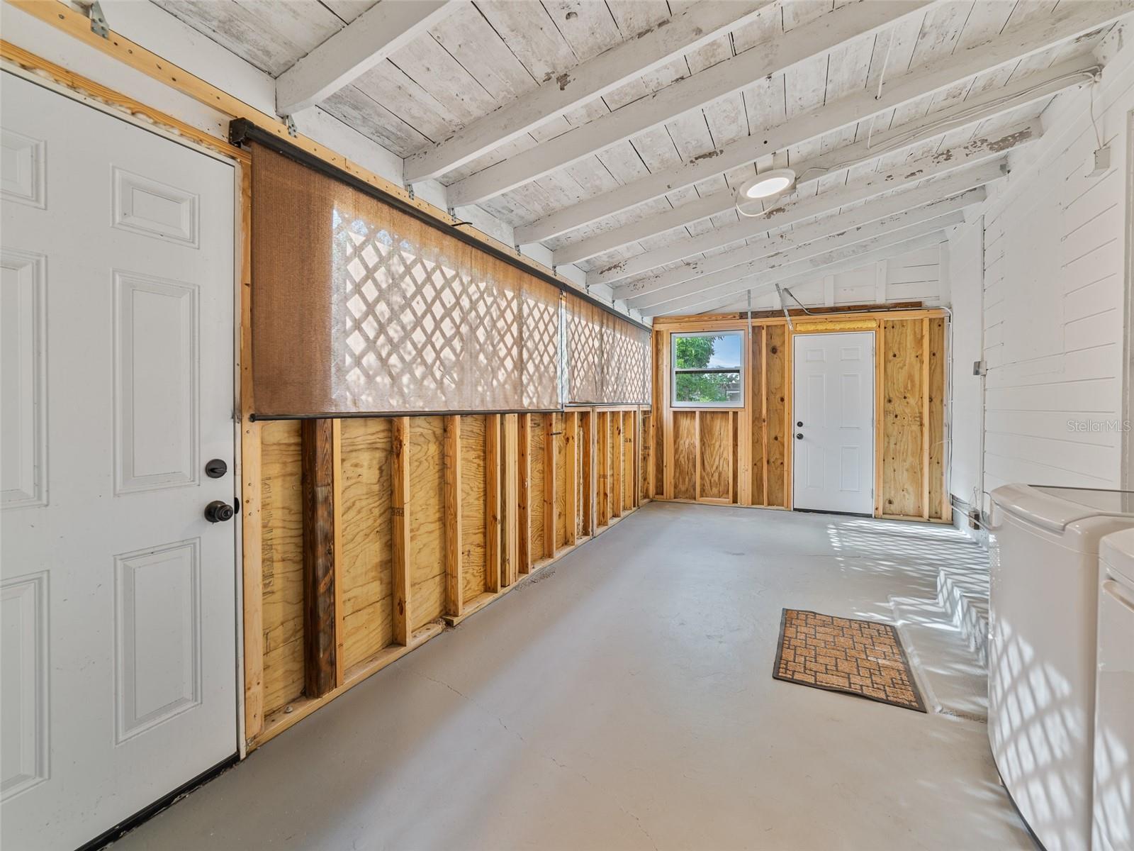 Listing photo id 15 for 3305 10th Avenue N