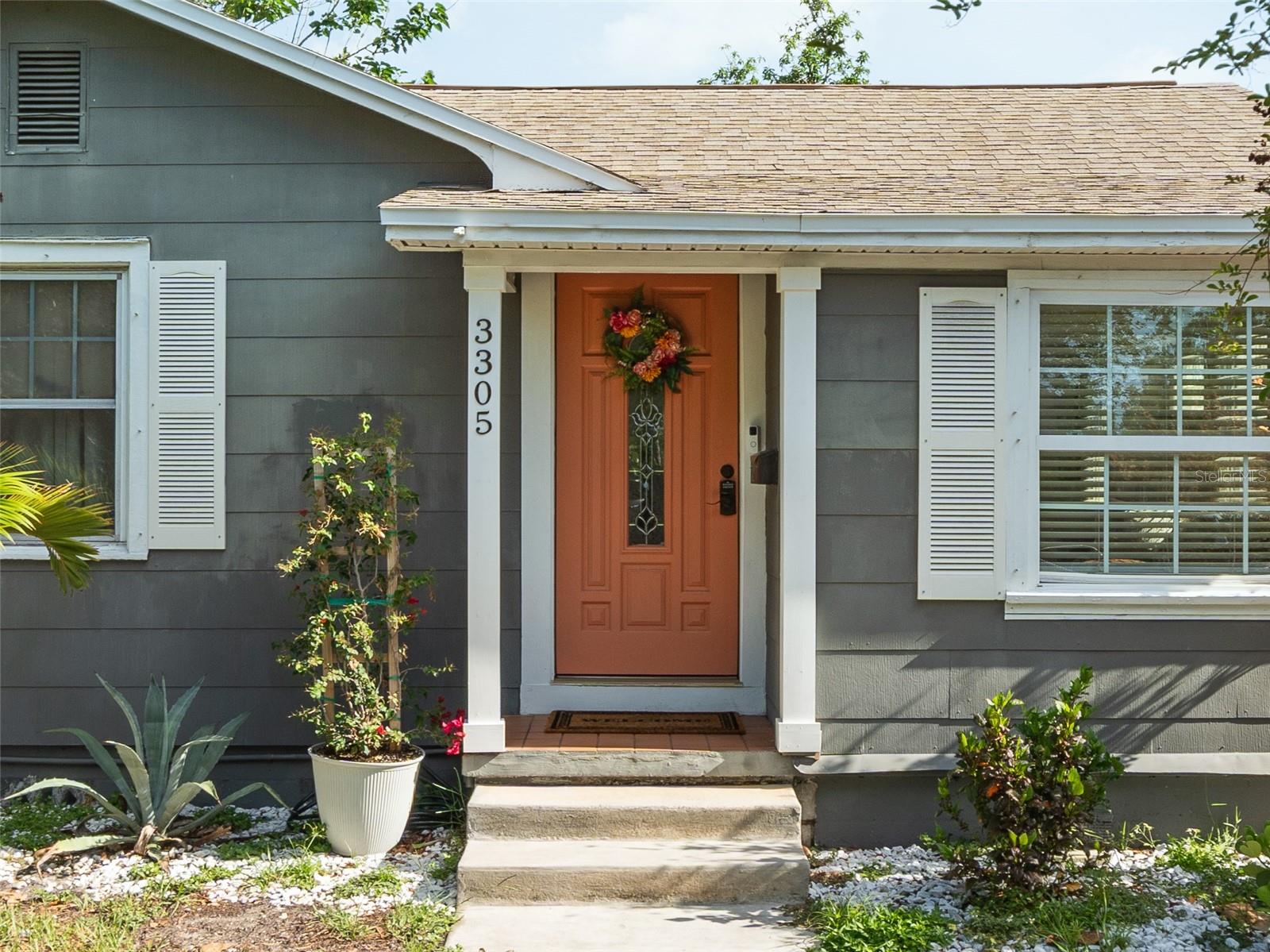 Listing photo id 0 for 3305 10th Avenue N
