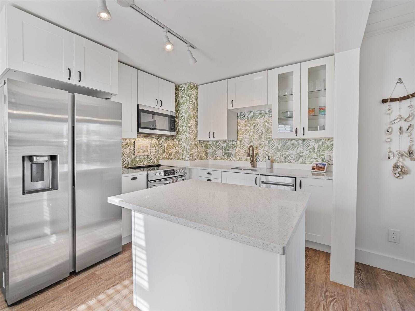 Listing photo id 7 for 3305 10th Avenue N