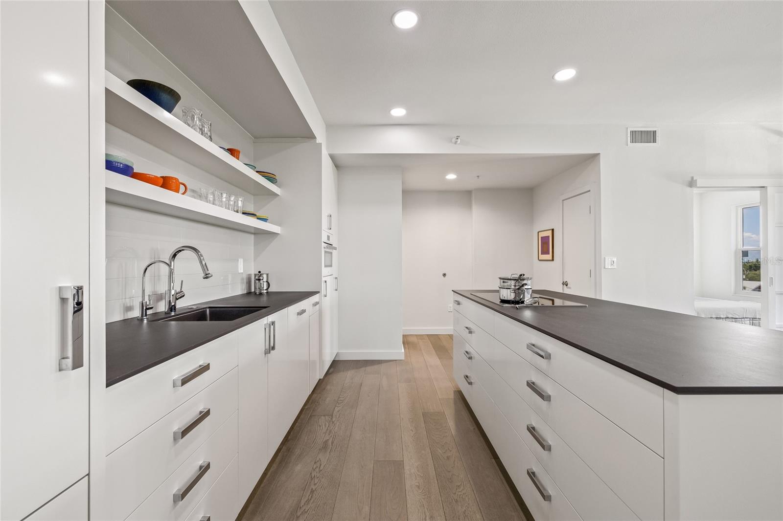 Image 22 of 46 For 205 5th Avenue N 501