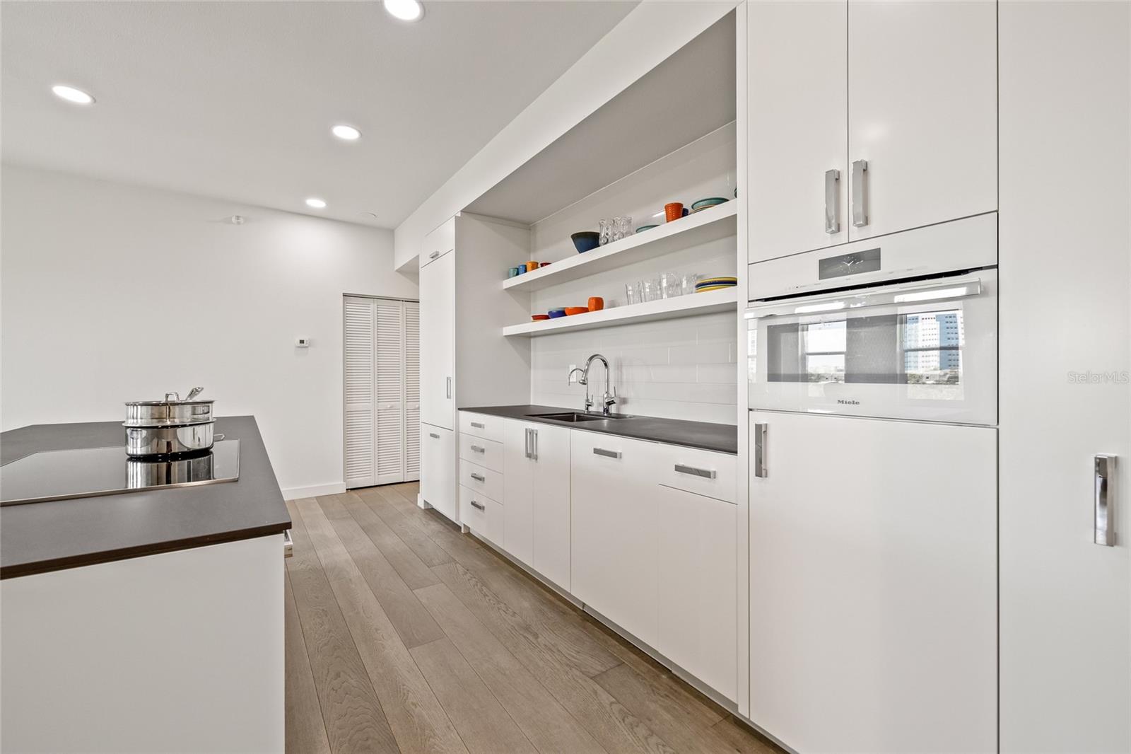 Image 23 of 46 For 205 5th Avenue N 501