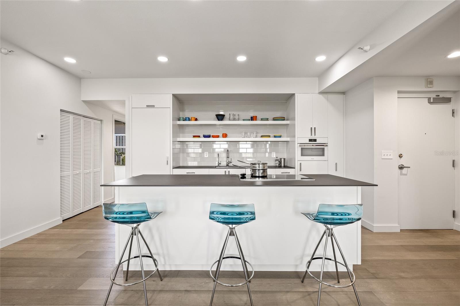 Image 3 of 46 For 205 5th Avenue N 501