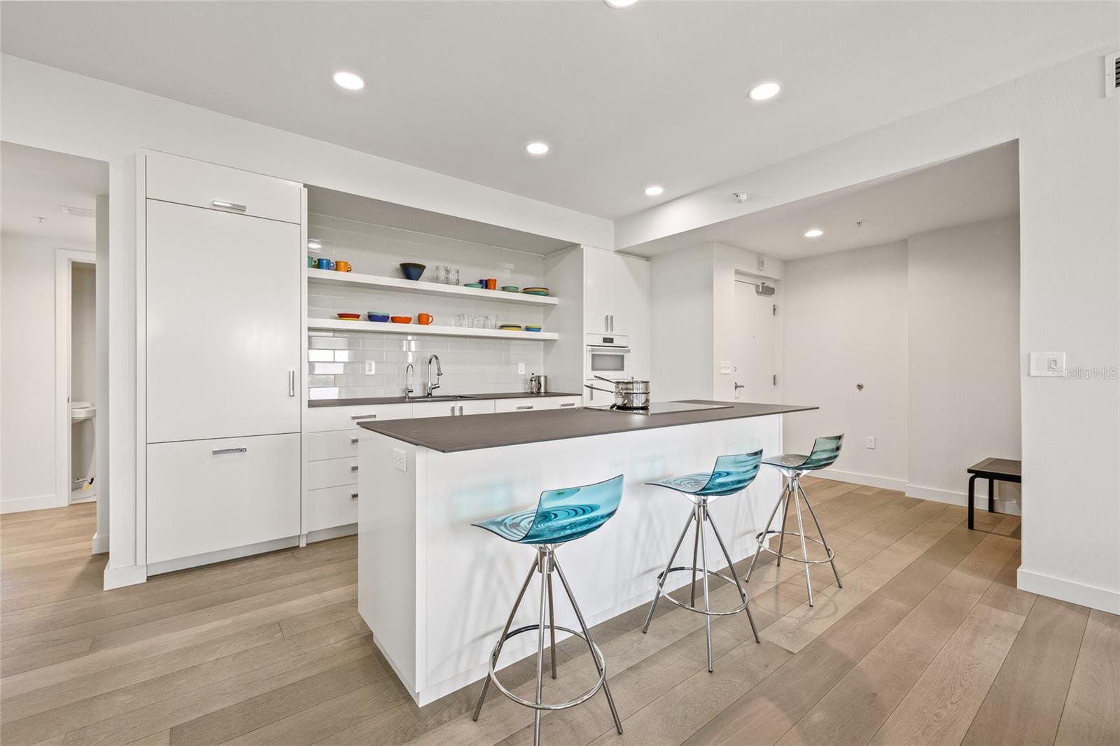 Image 4 of 46 For 205 5th Avenue N 501