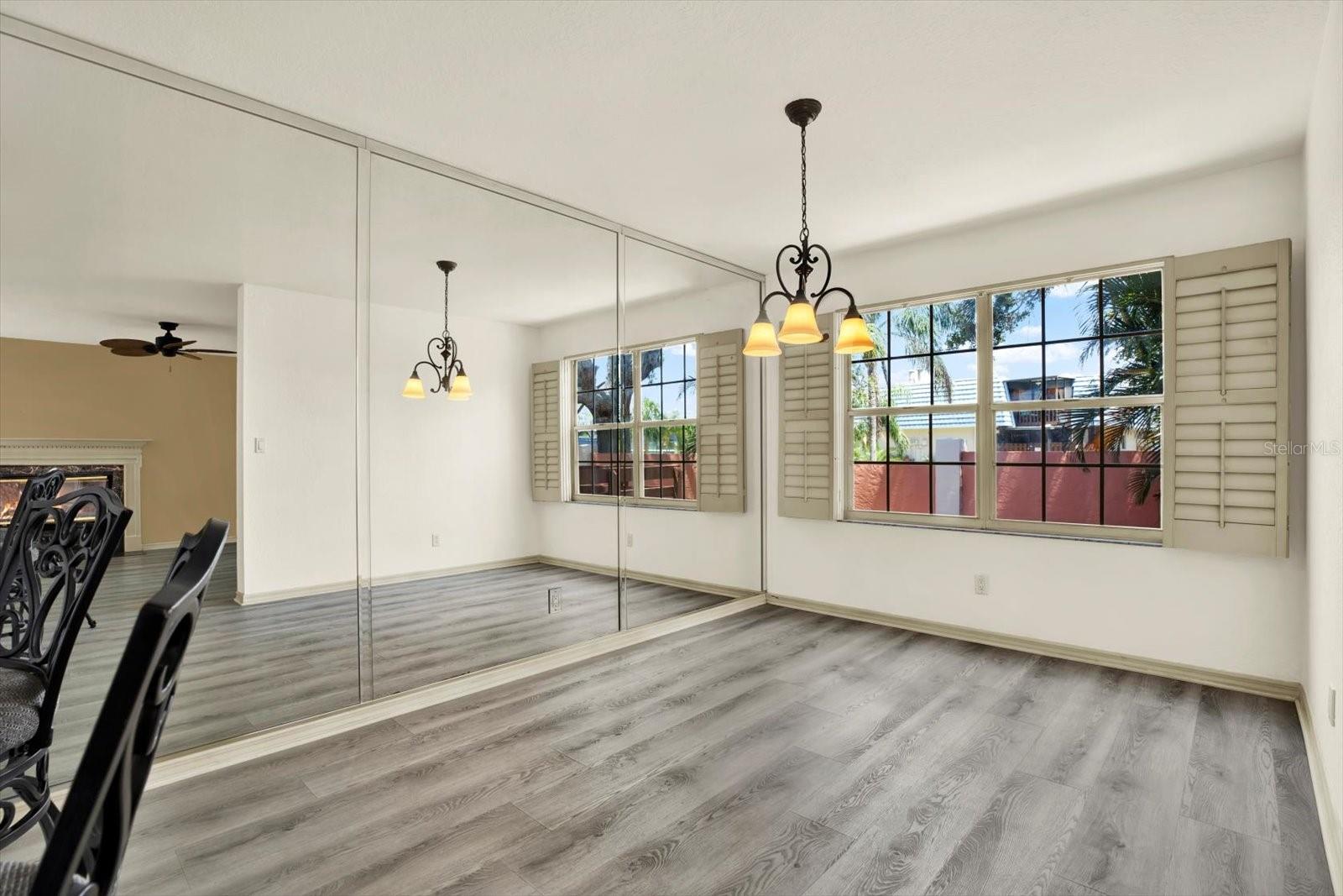 Image 10 of 40 For 14561 El Paseo Drive