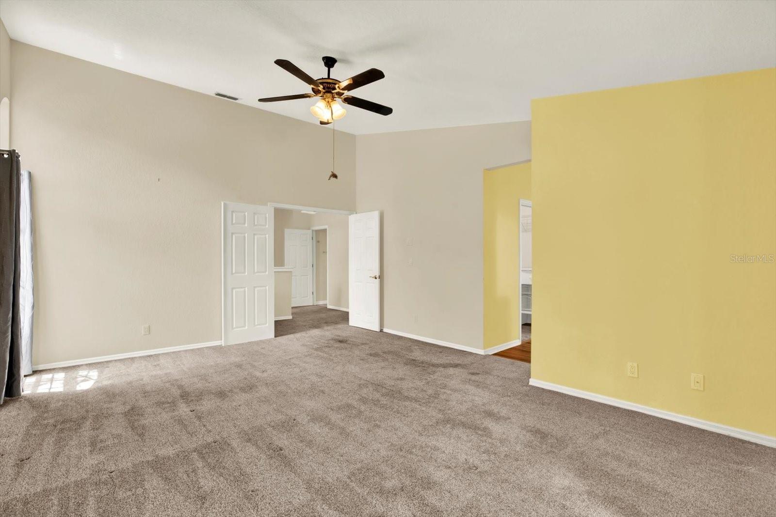 Image 15 of 40 For 14561 El Paseo Drive