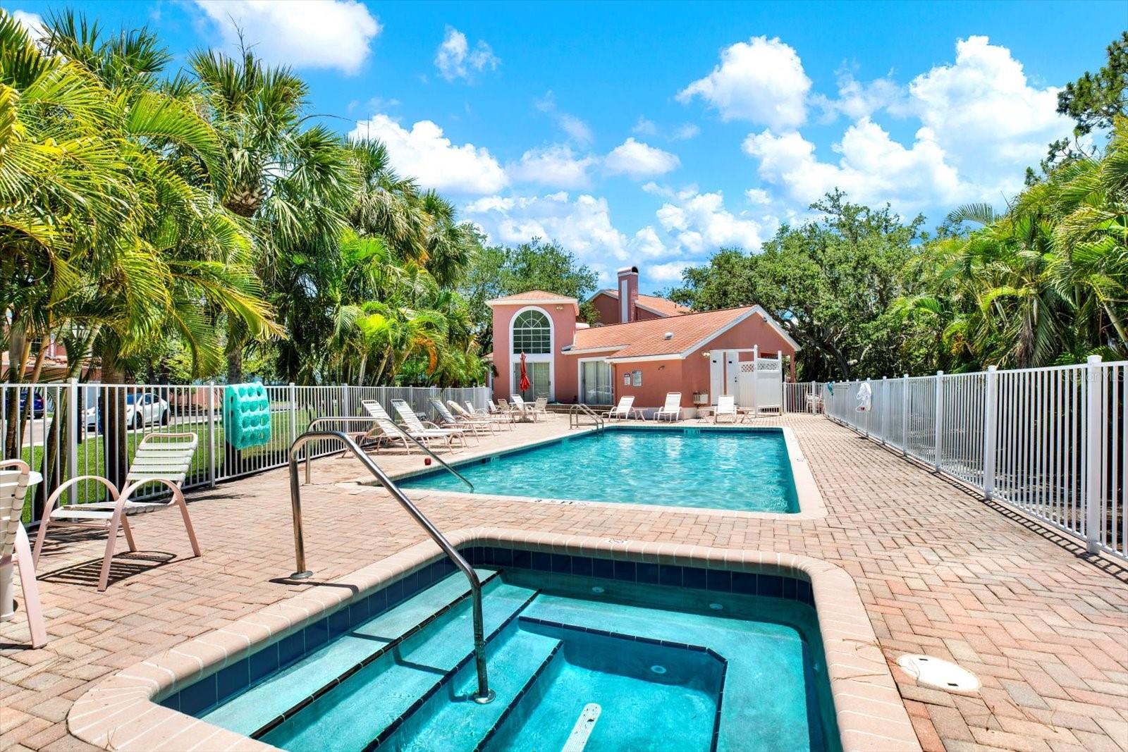 Image 32 of 40 For 14561 El Paseo Drive