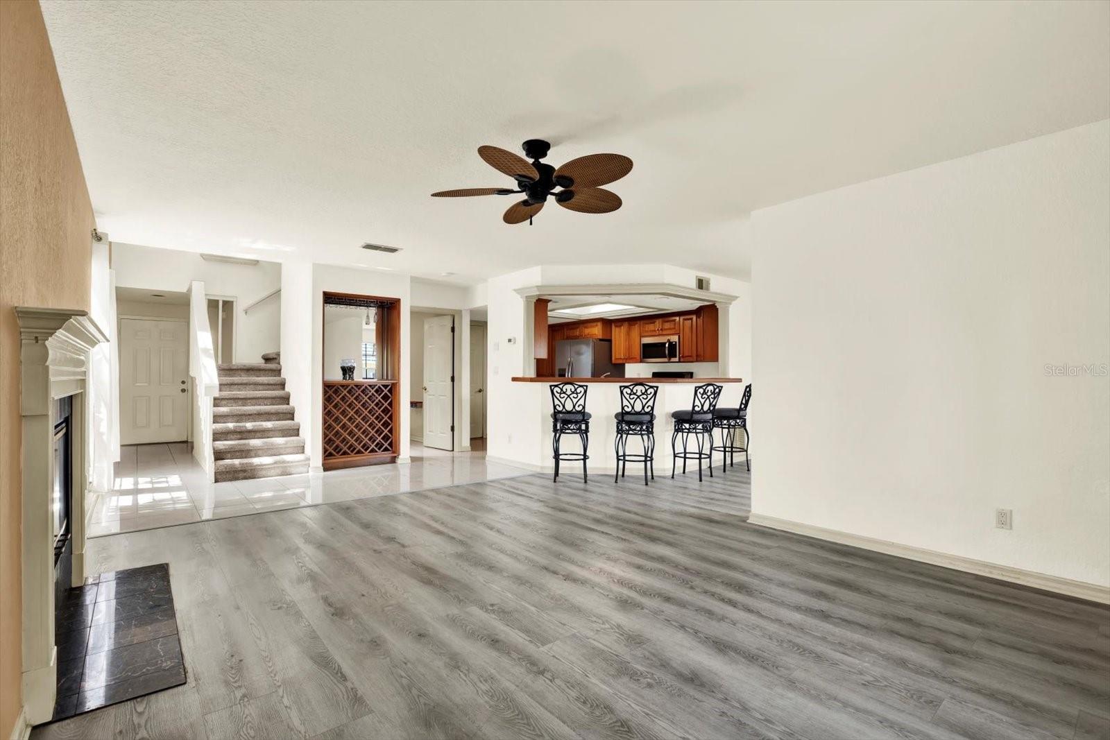 Image 4 of 40 For 14561 El Paseo Drive