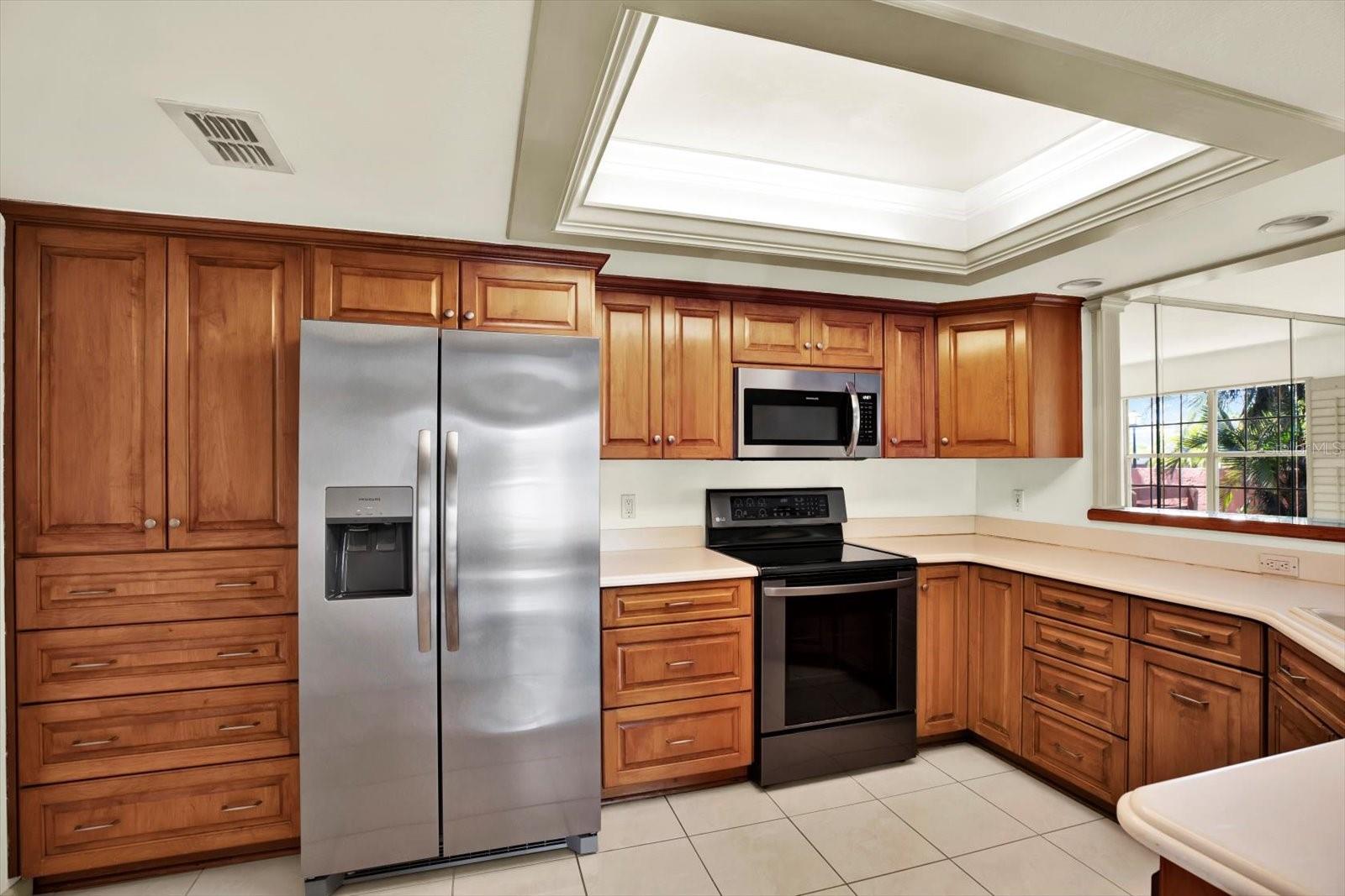 Image 7 of 40 For 14561 El Paseo Drive