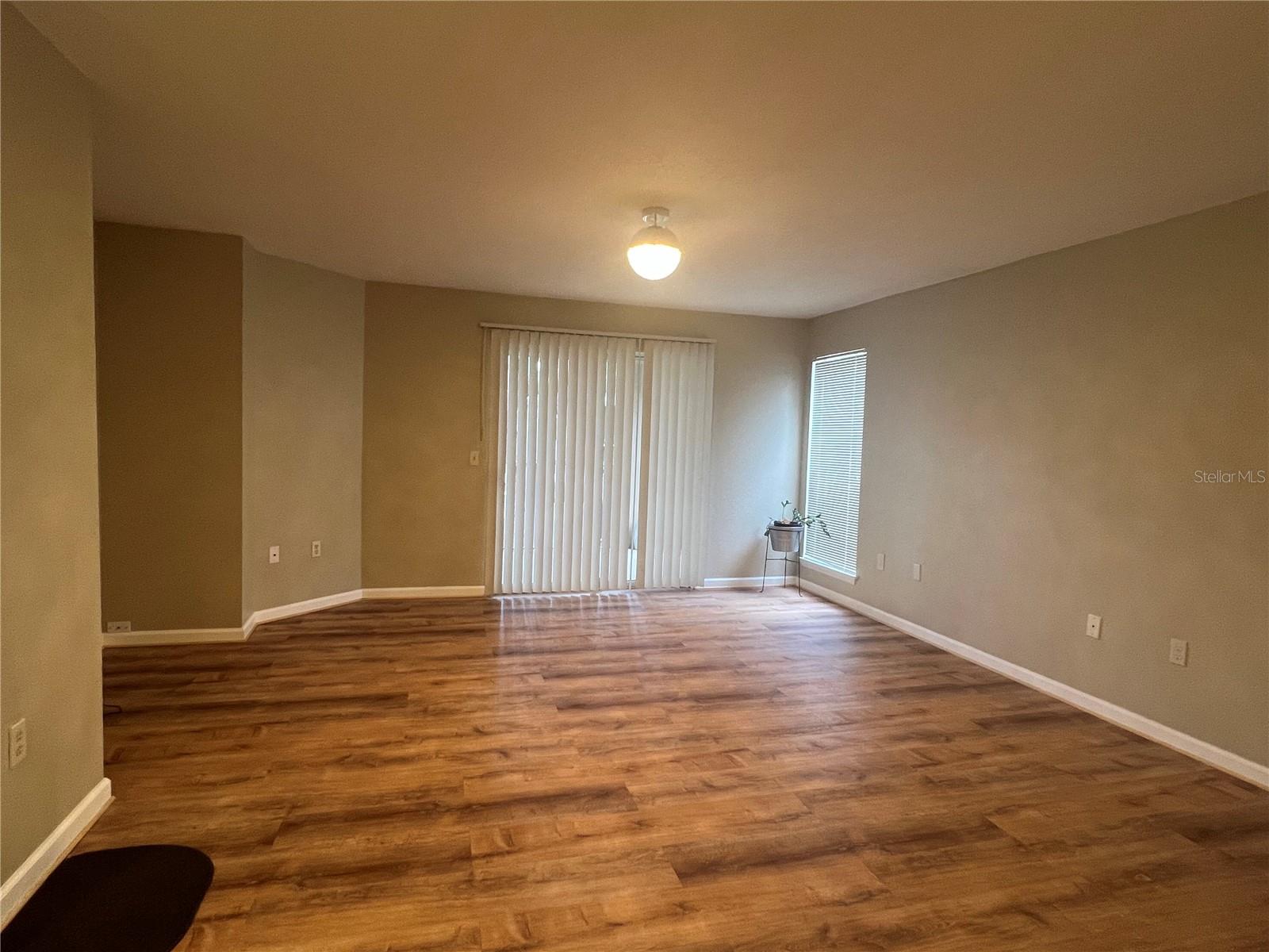 Image 11 of 14 For 9481 Highland Oak Drive 814