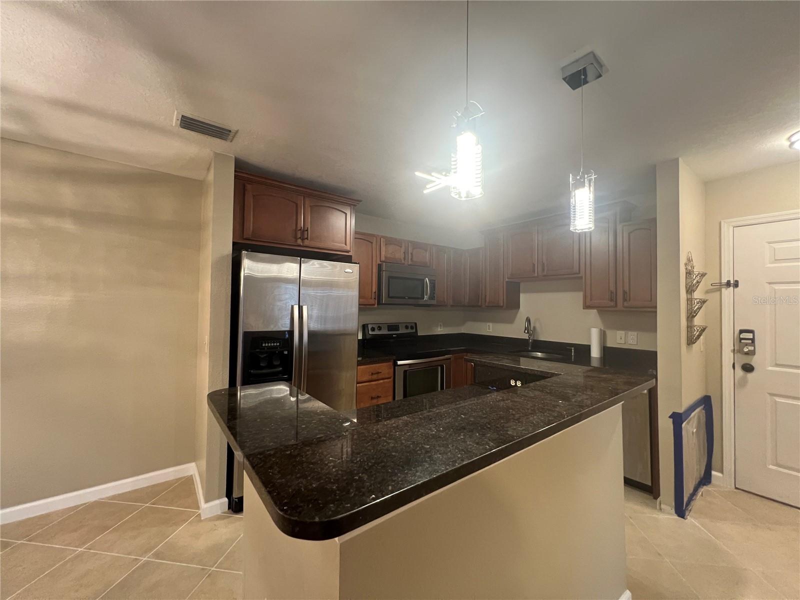 Image 6 of 14 For 9481 Highland Oak Drive 814