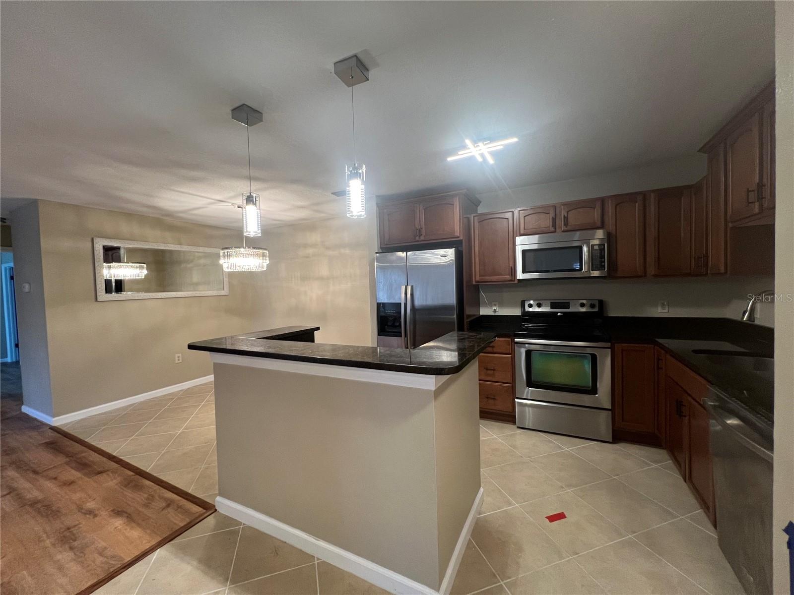 Image 7 of 14 For 9481 Highland Oak Drive 814