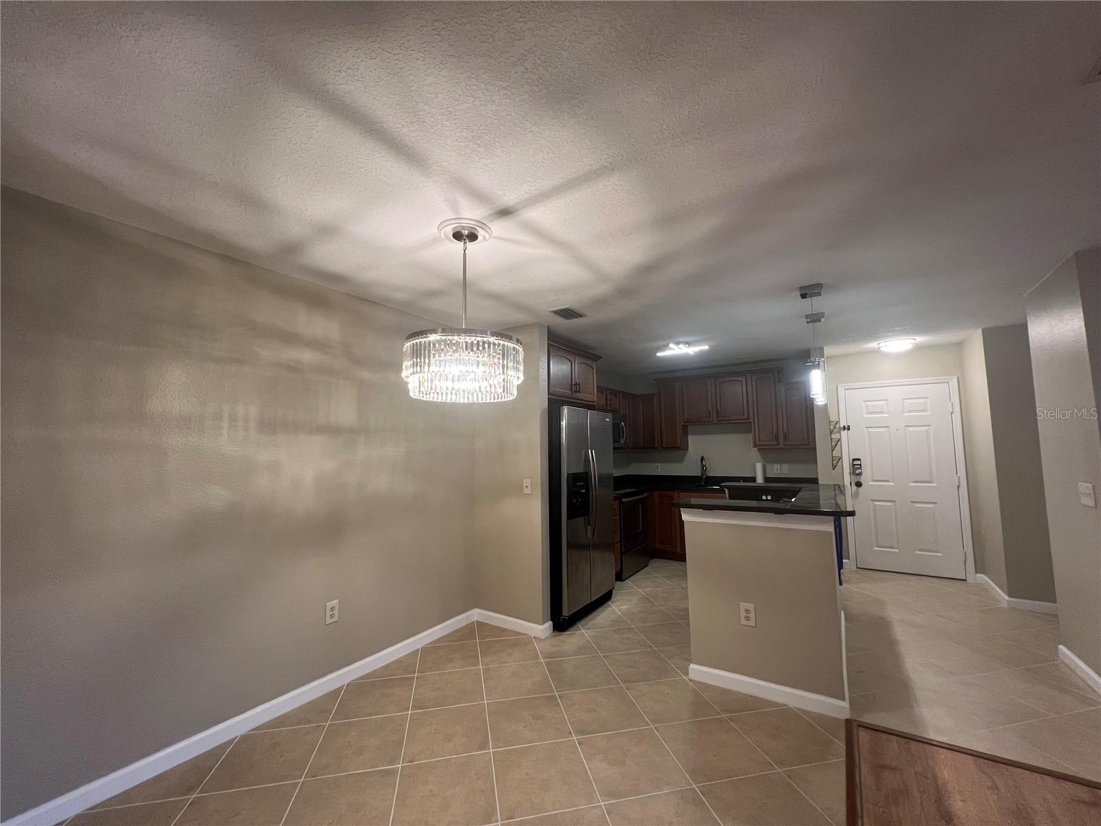 Image 9 of 14 For 9481 Highland Oak Drive 814