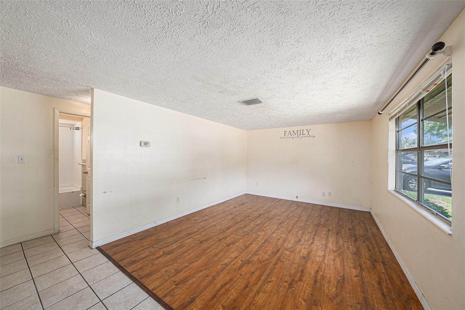Image 5 of 19 For 4312 Las Vegas Drive
