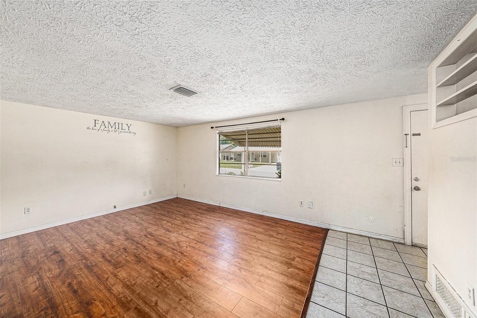 Image 6 of 19 For 4312 Las Vegas Drive